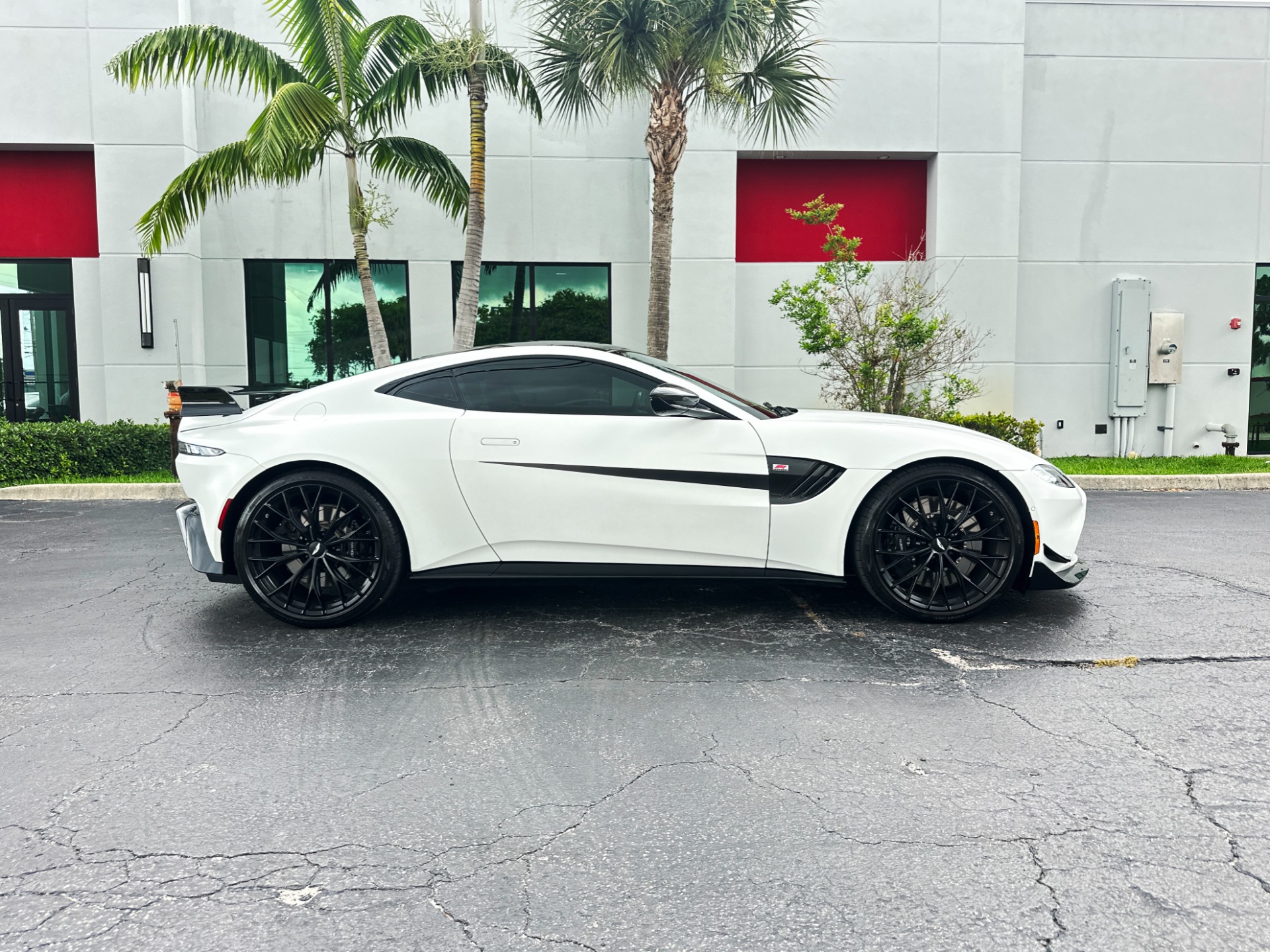 Used-2022-Aston-Martin-Vantage-F1-Edition