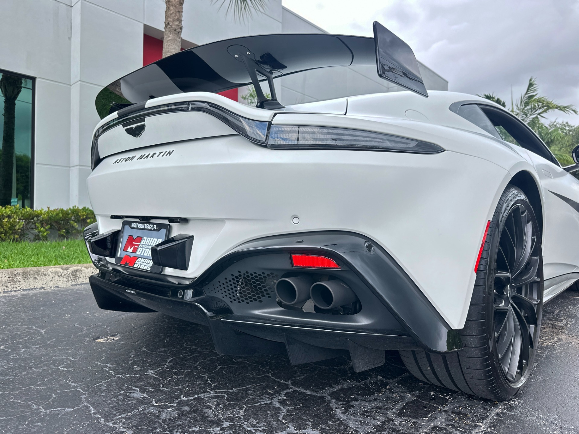 Used-2022-Aston-Martin-Vantage-F1-Edition