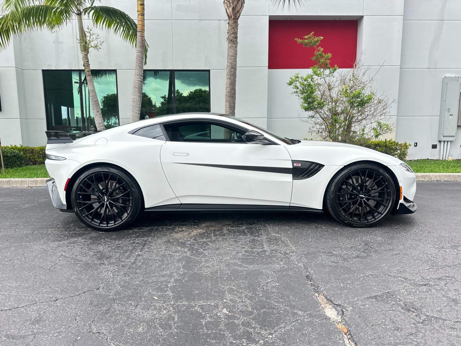 Used-2022-Aston-Martin-Vantage-F1-Edition
