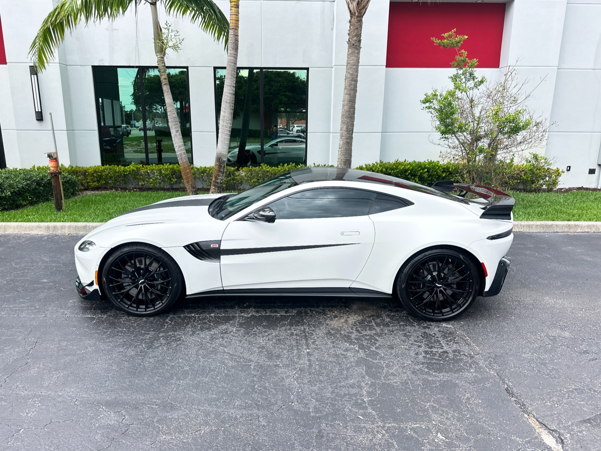 Used-2022-Aston-Martin-Vantage-F1-Edition