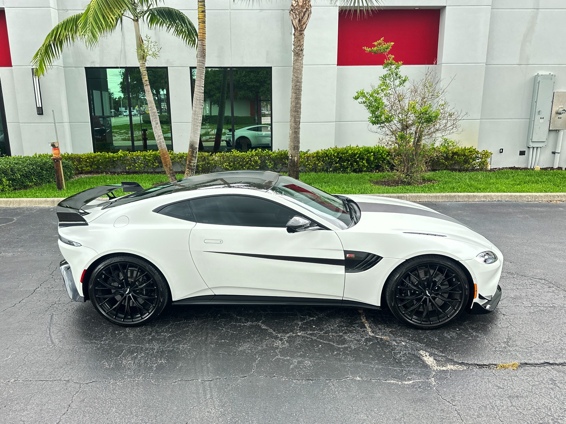 Used-2022-Aston-Martin-Vantage-F1-Edition