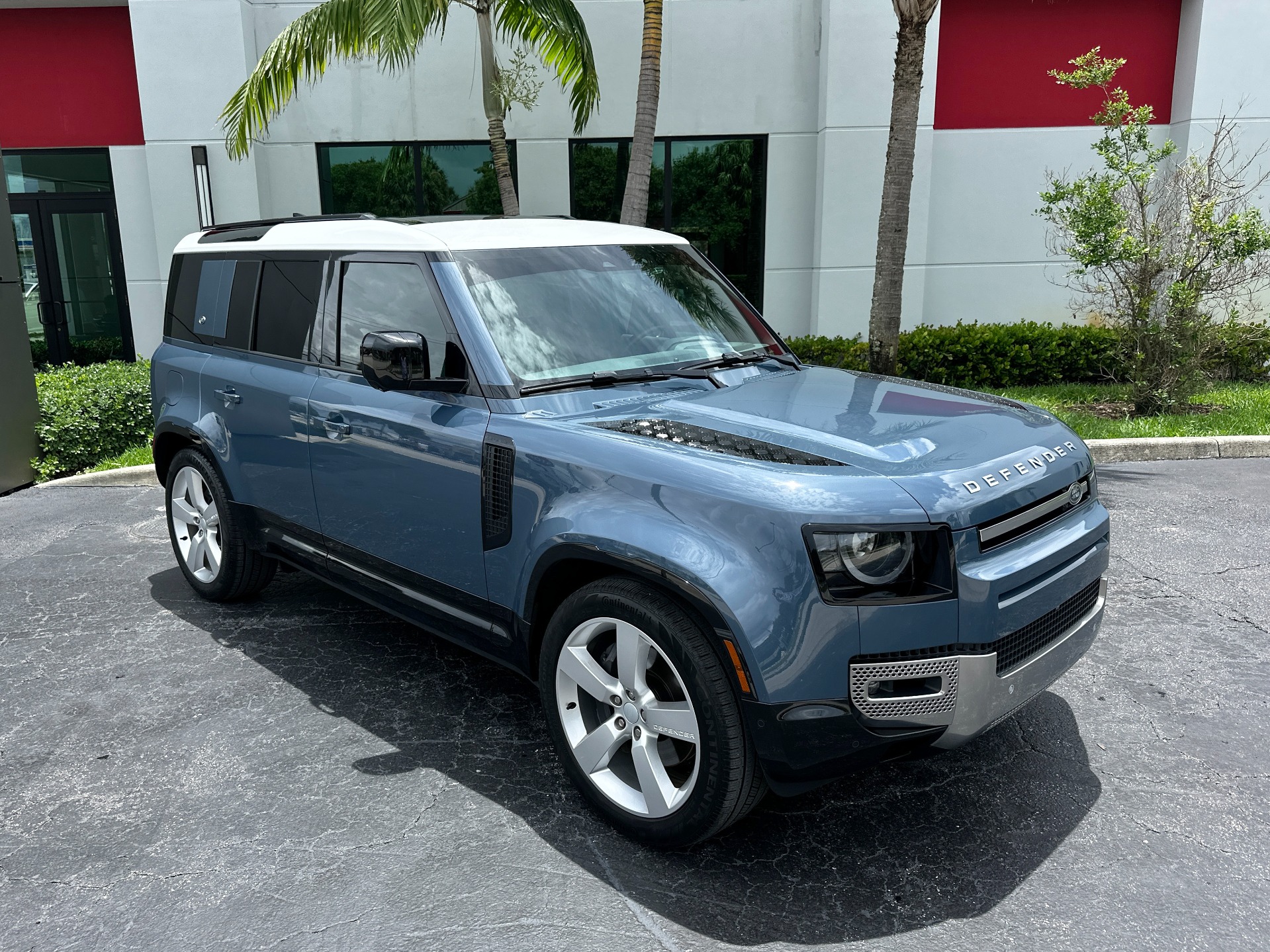 Used-2023-Land-Rover-Defender-110-SE