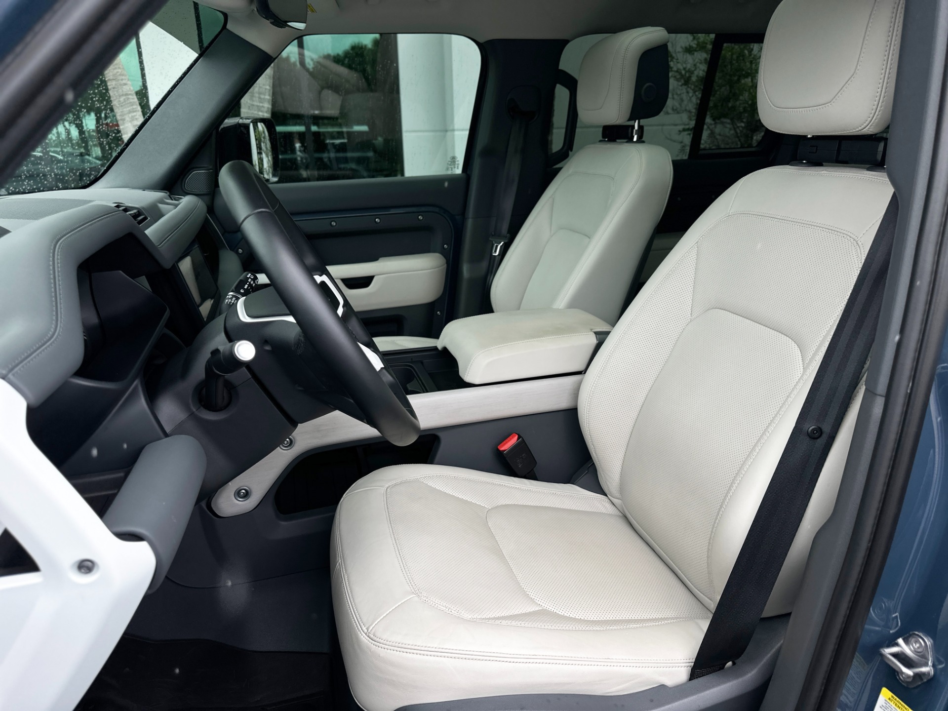 Used-2023-Land-Rover-Defender-110-SE