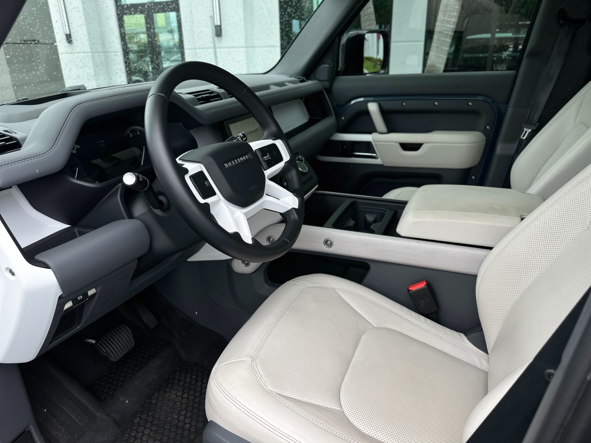 Used-2023-Land-Rover-Defender-110-SE