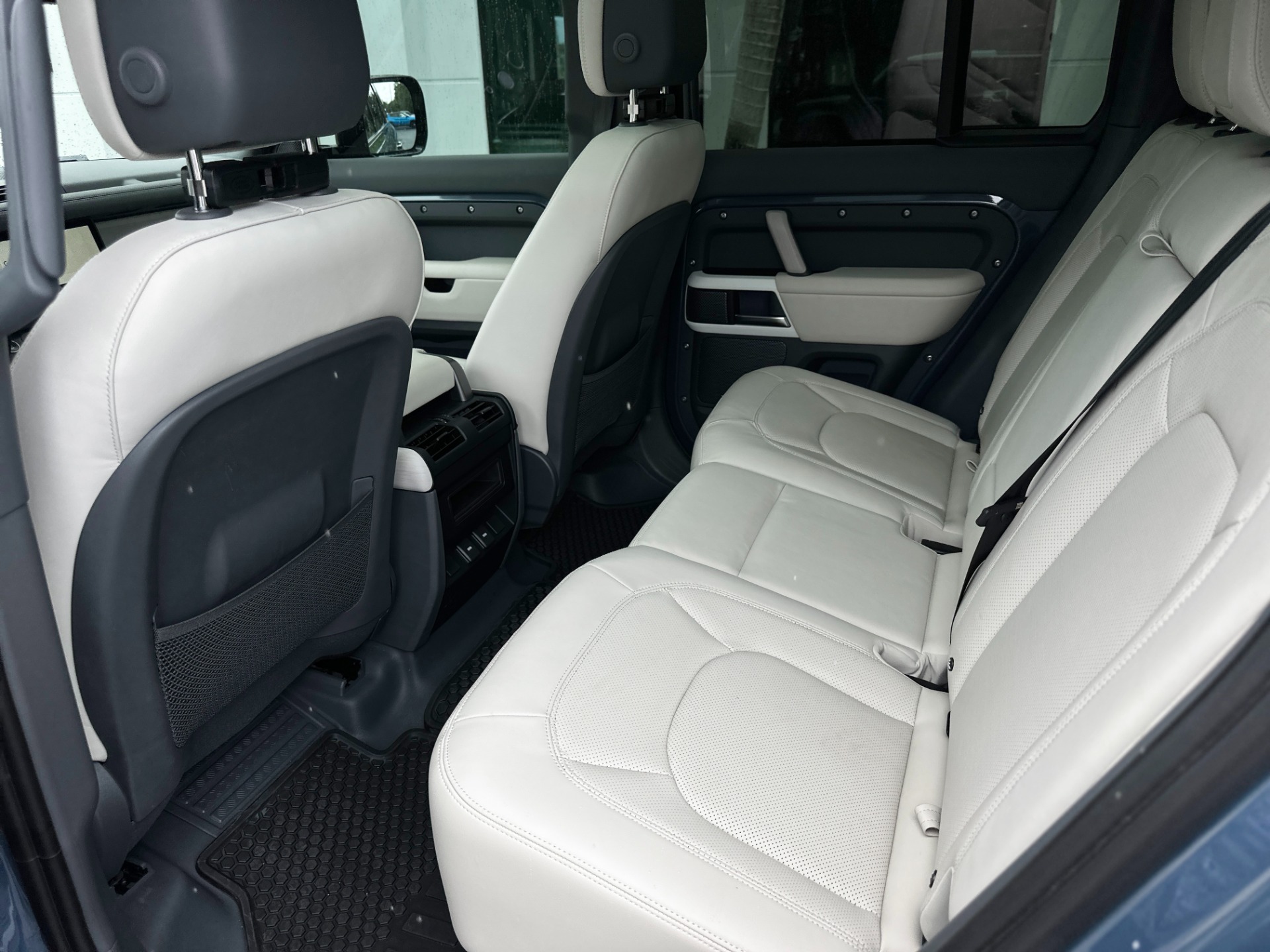 Used-2023-Land-Rover-Defender-110-SE