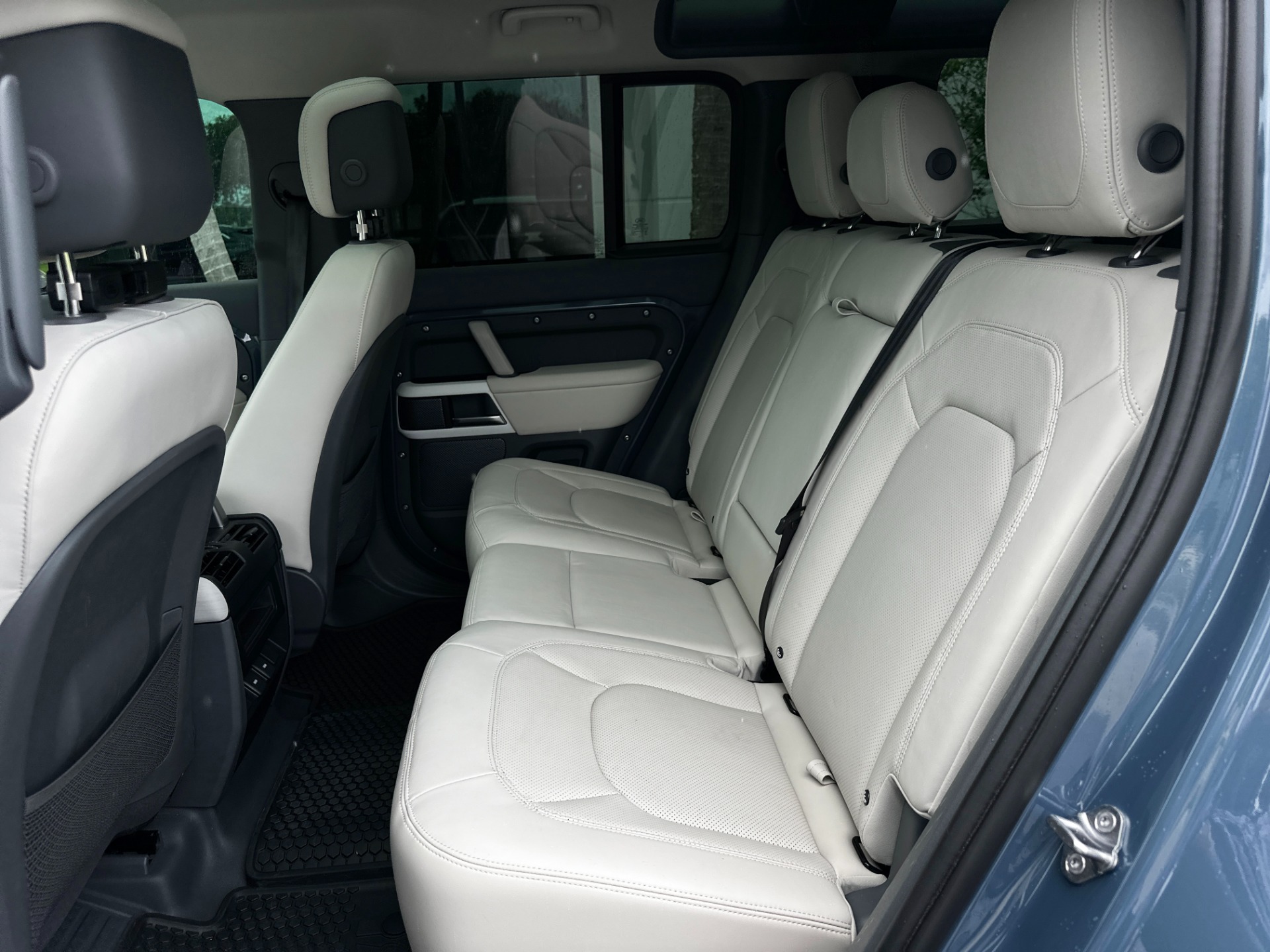 Used-2023-Land-Rover-Defender-110-SE