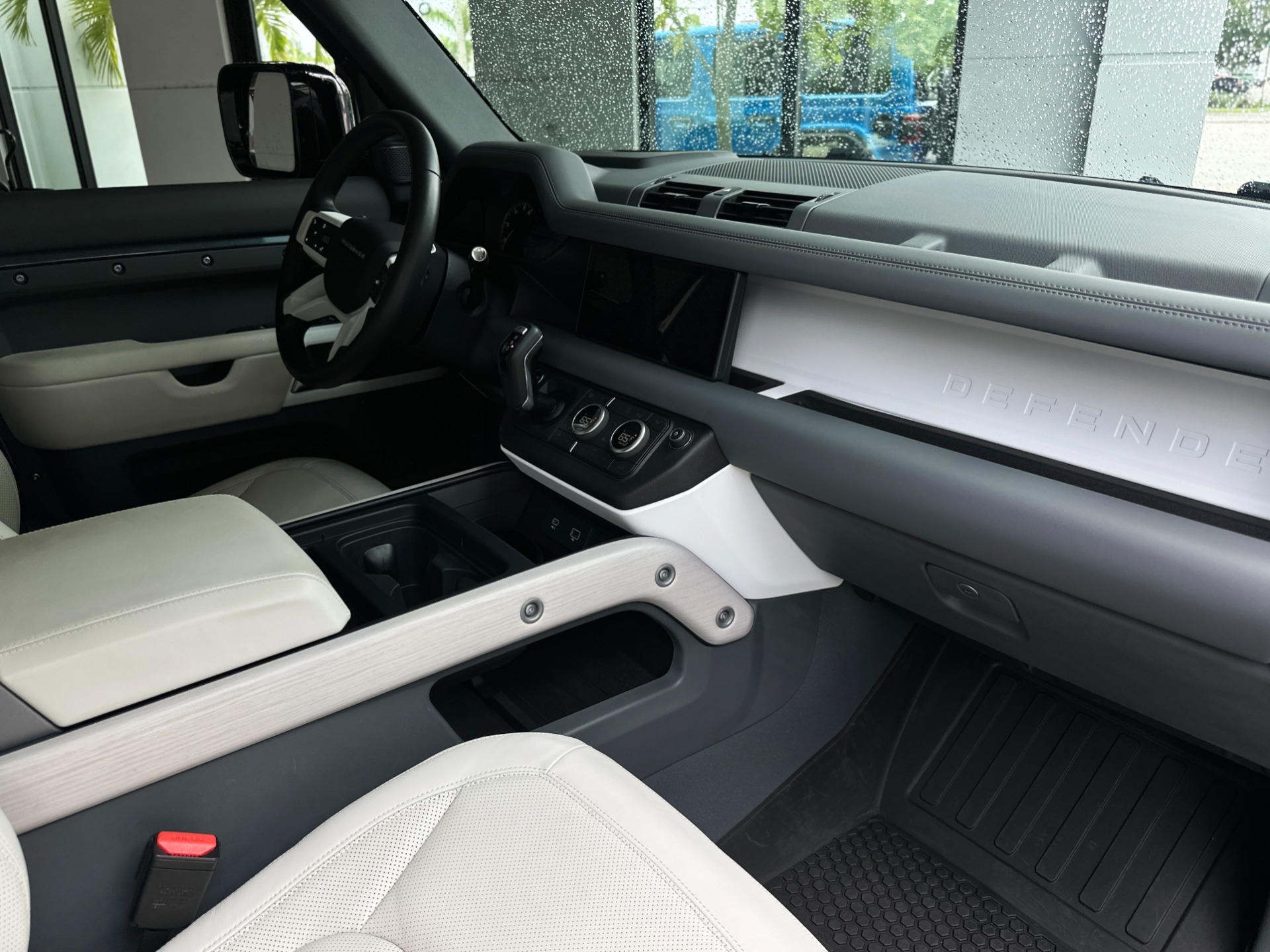 Used-2023-Land-Rover-Defender-110-SE