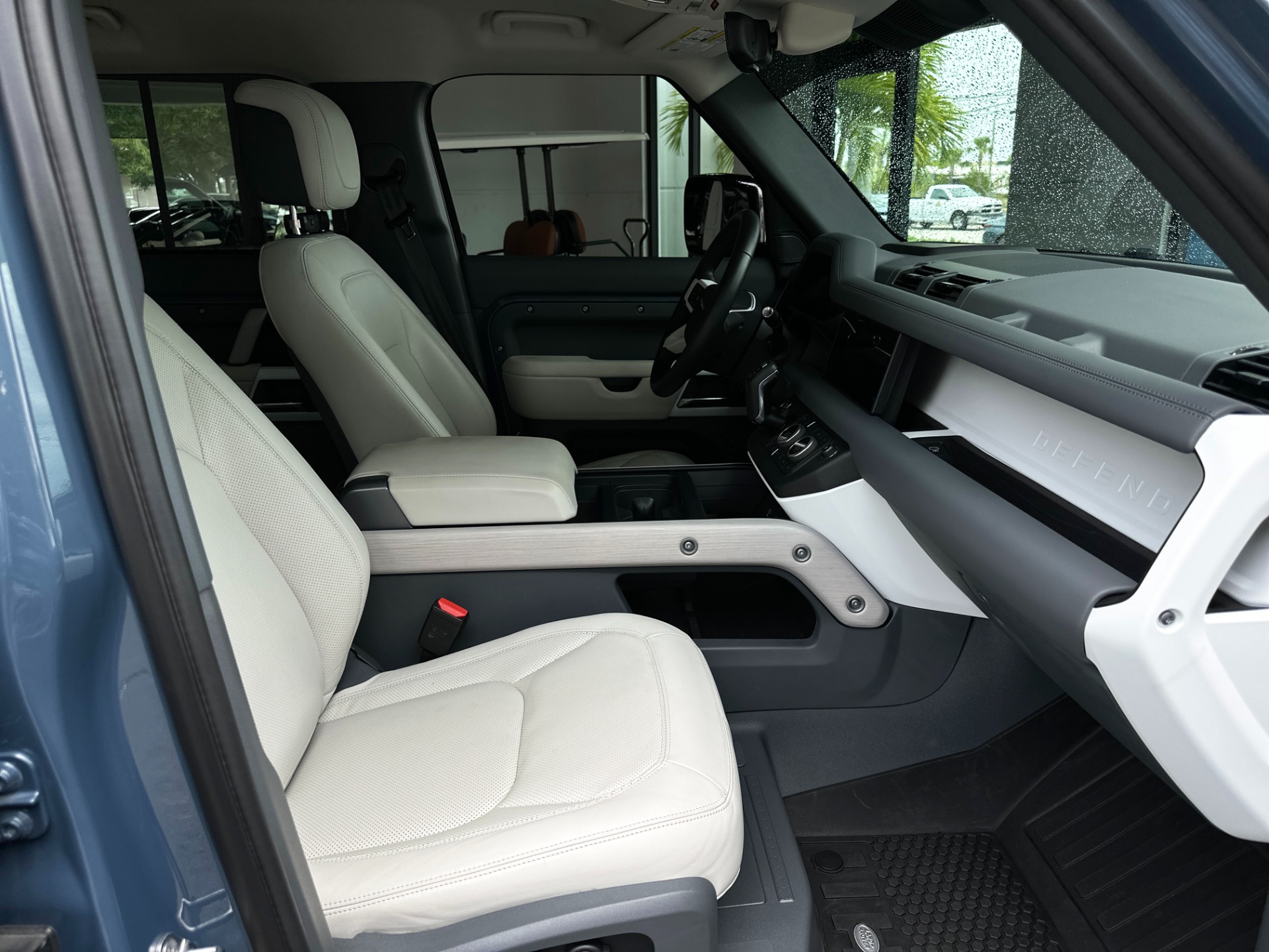 Used-2023-Land-Rover-Defender-110-SE