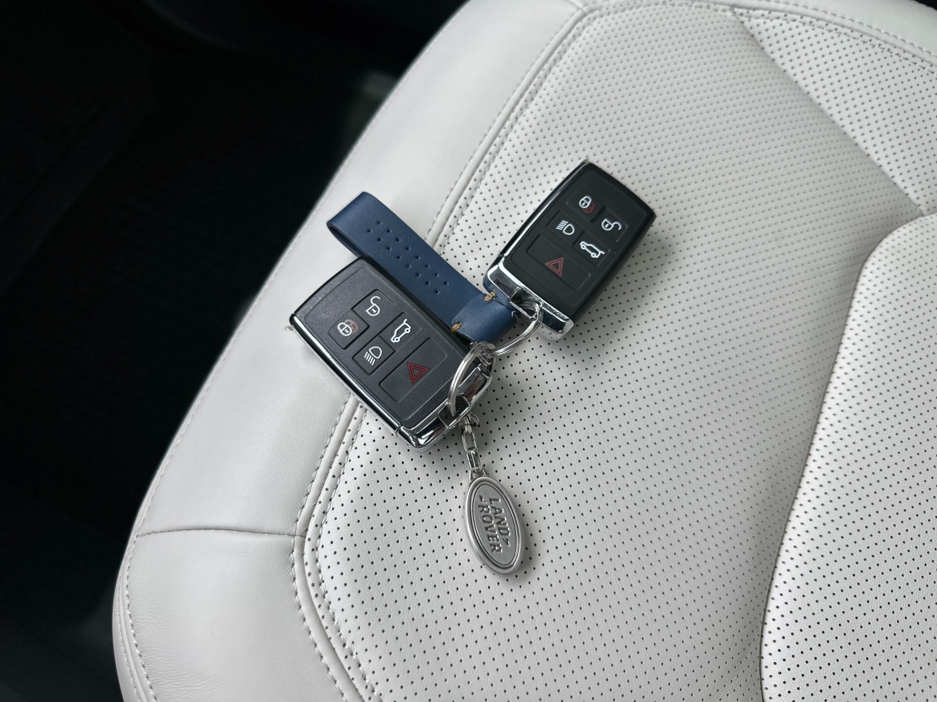Used-2023-Land-Rover-Defender-110-SE