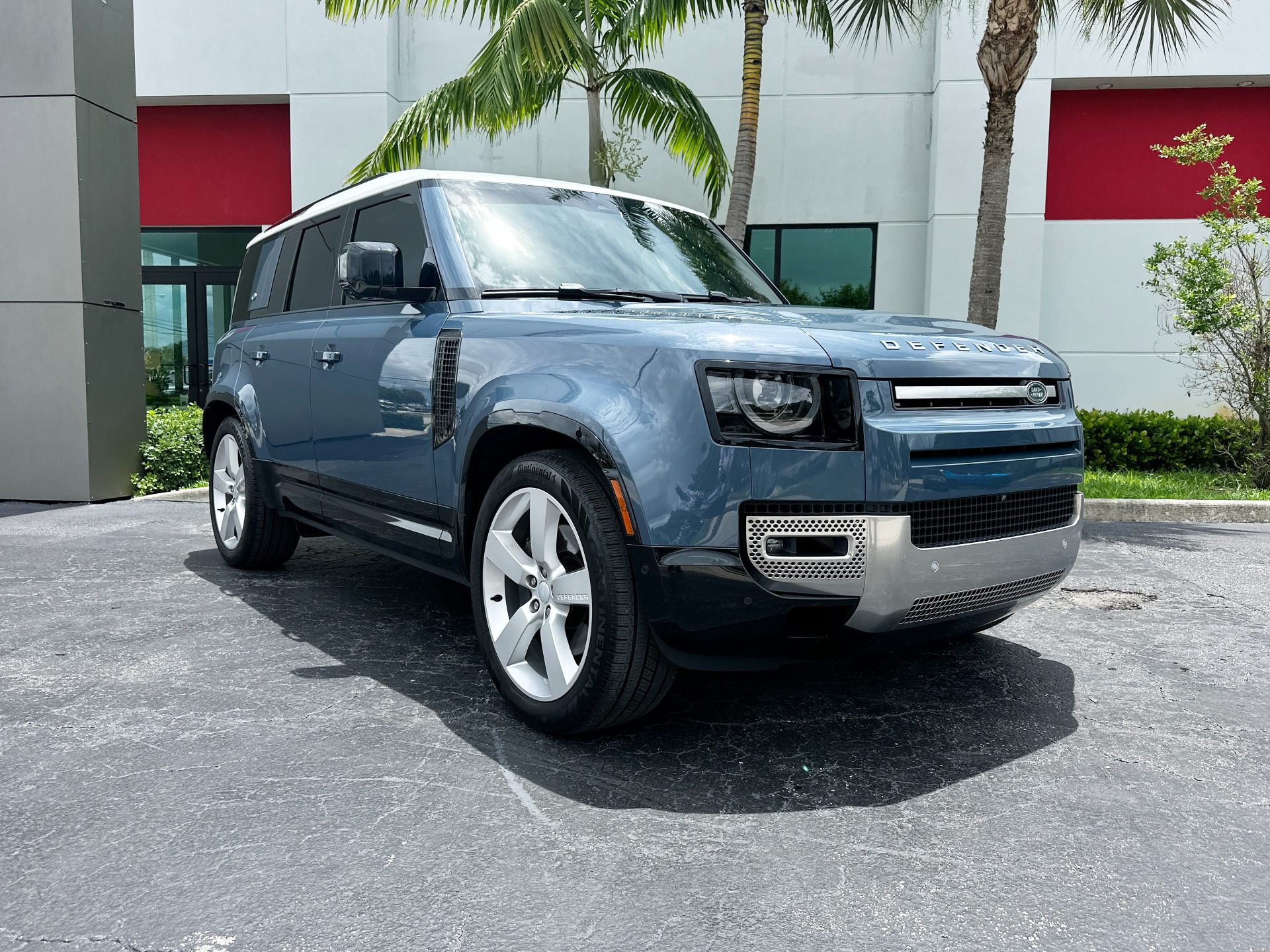 Used-2023-Land-Rover-Defender-110-SE