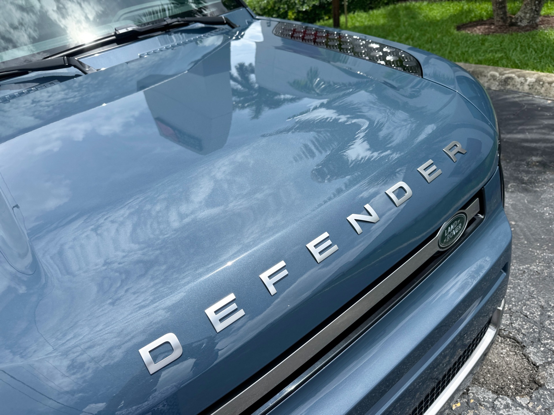 Used-2023-Land-Rover-Defender-110-SE