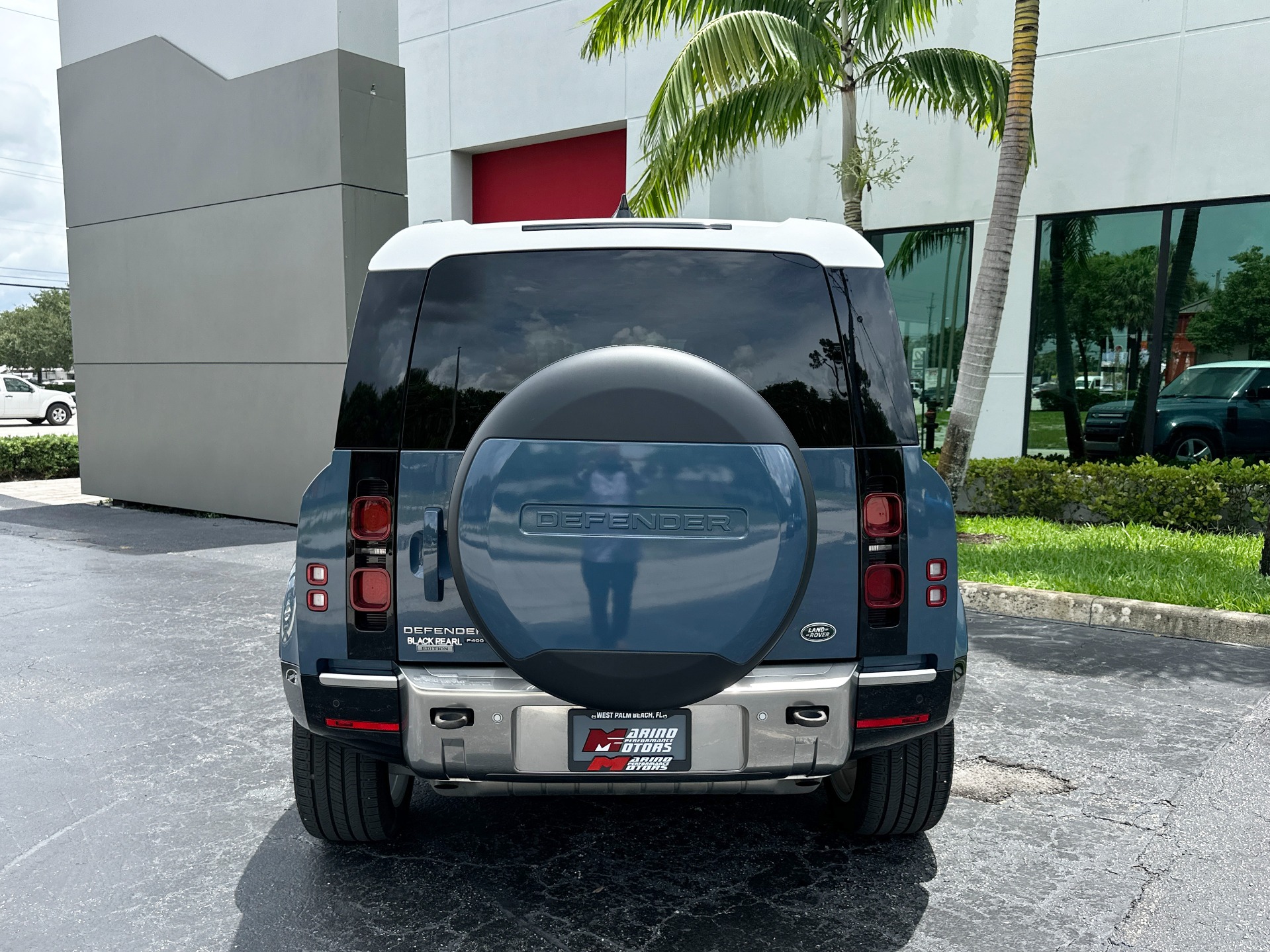 Used-2023-Land-Rover-Defender-110-SE