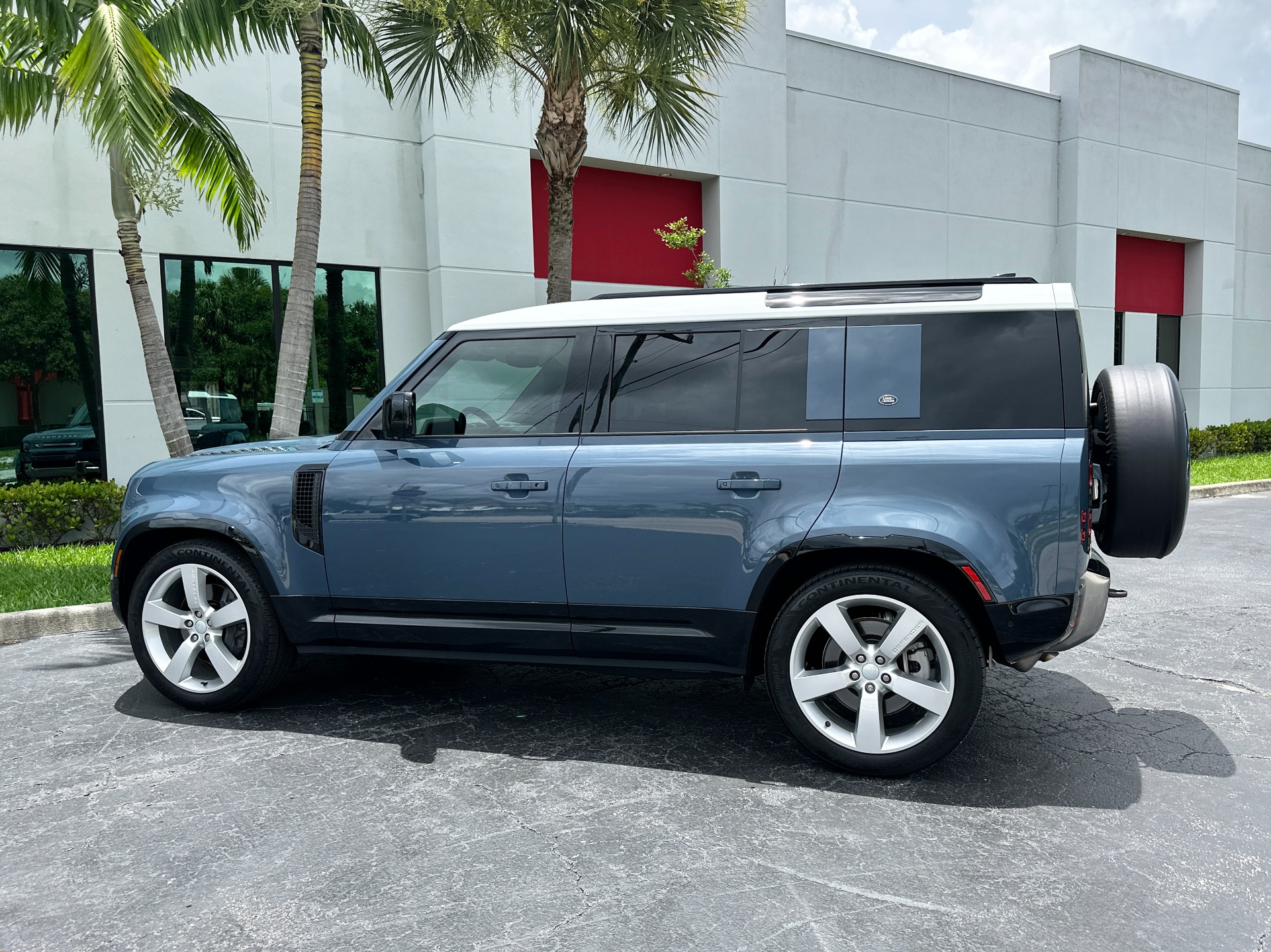Used-2023-Land-Rover-Defender-110-SE