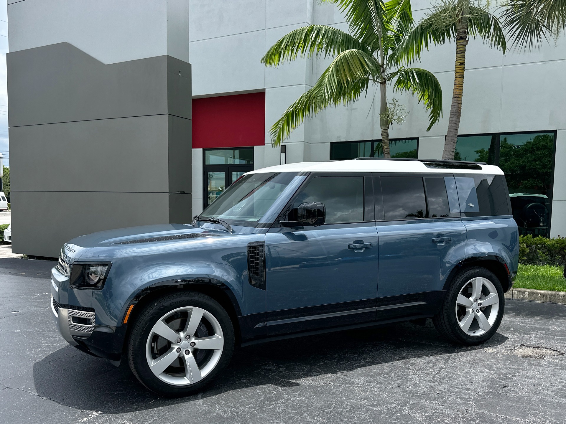 Used-2023-Land-Rover-Defender-110-SE