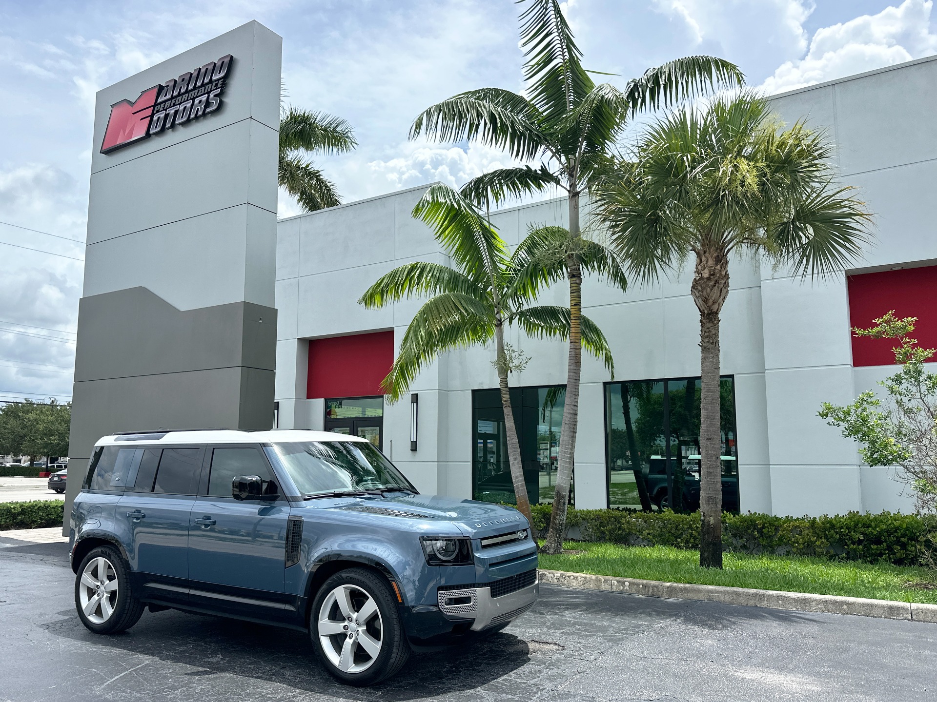 Used-2023-Land-Rover-Defender-110-SE