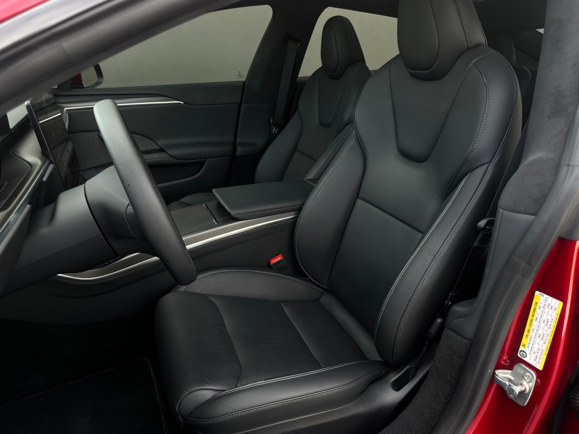 Used-2023-Tesla-Model-S-Plaid