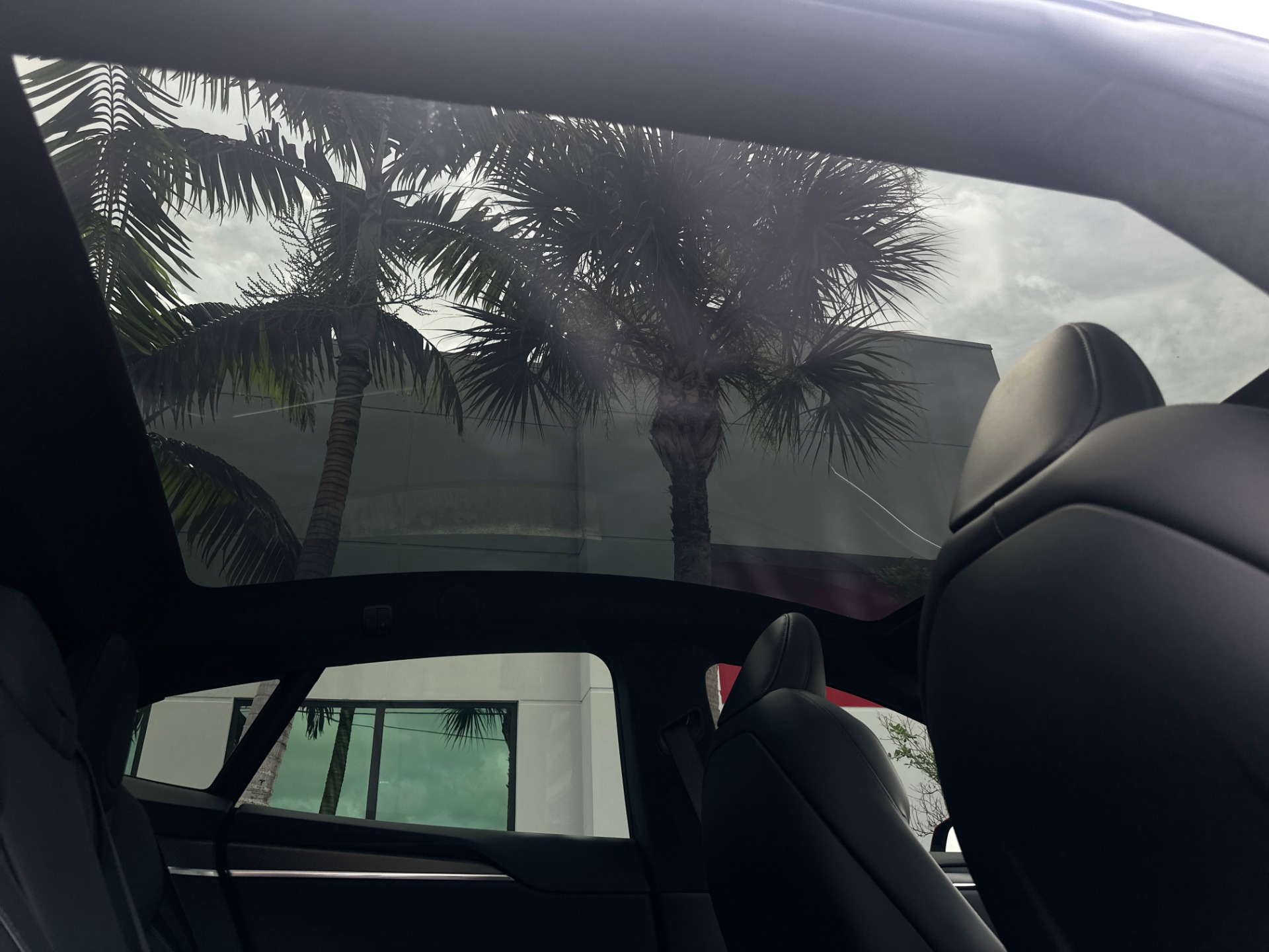 Used-2023-Tesla-Model-S-Plaid