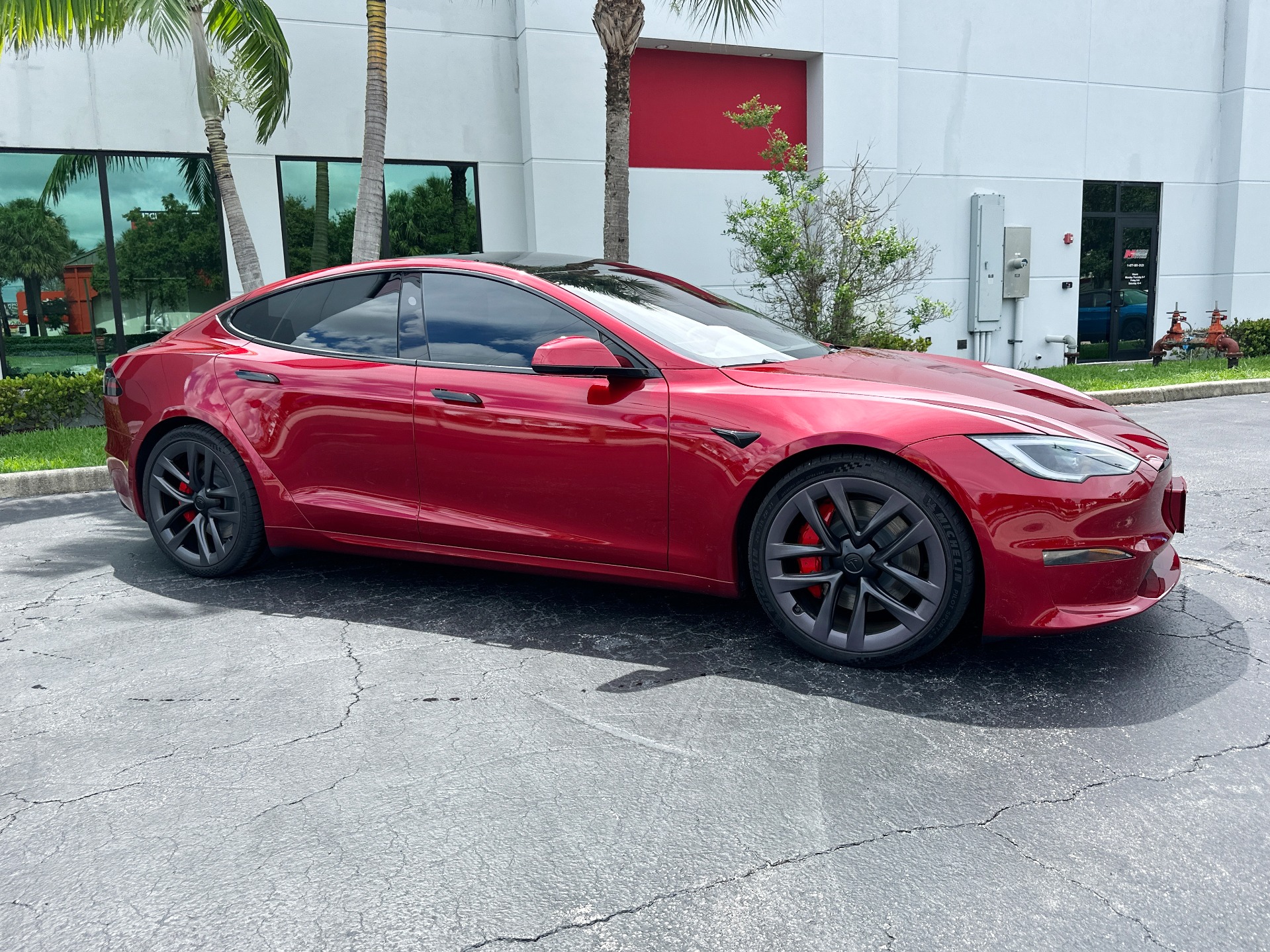 Used-2023-Tesla-Model-S-Plaid