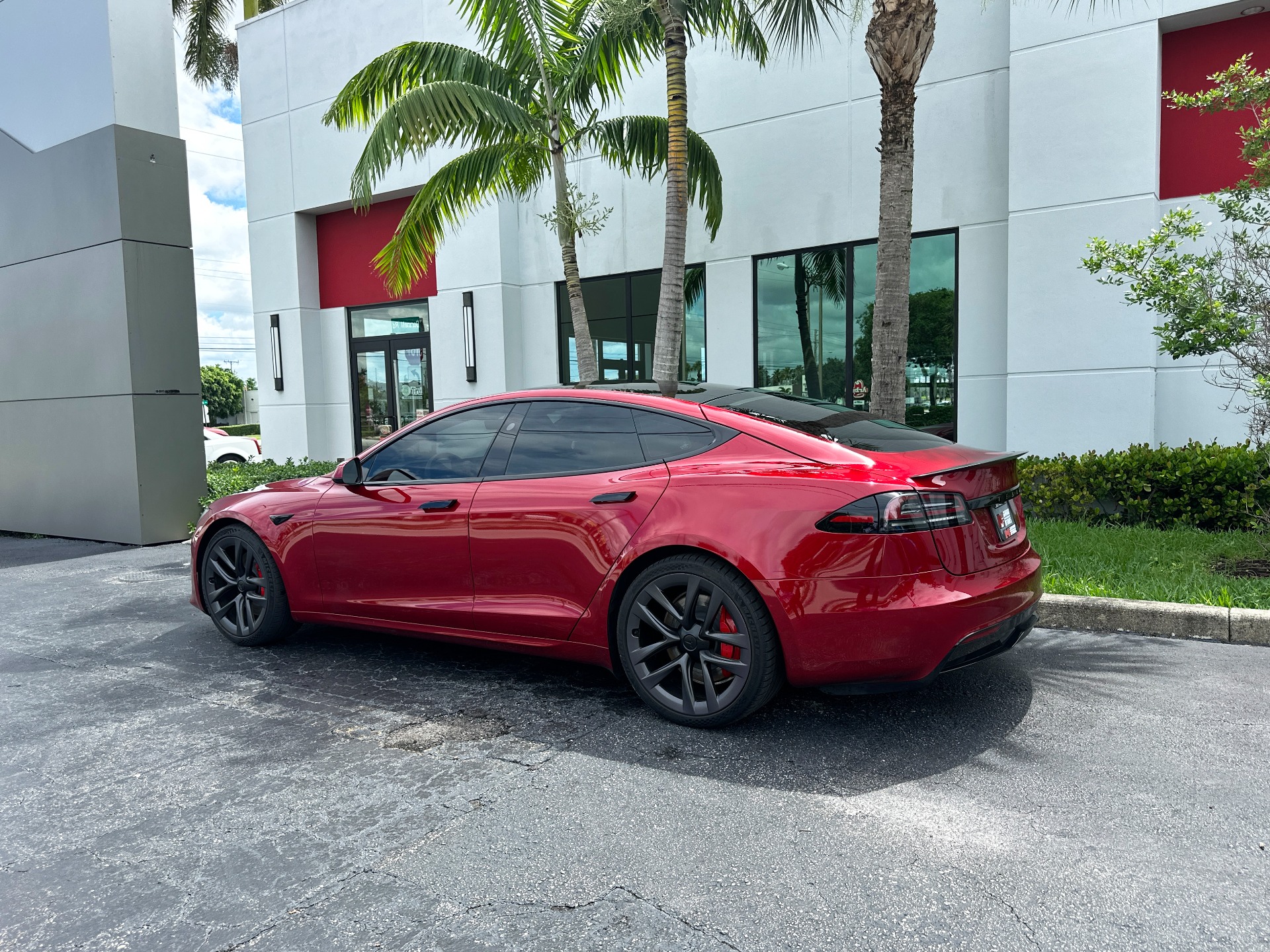 Used-2023-Tesla-Model-S-Plaid