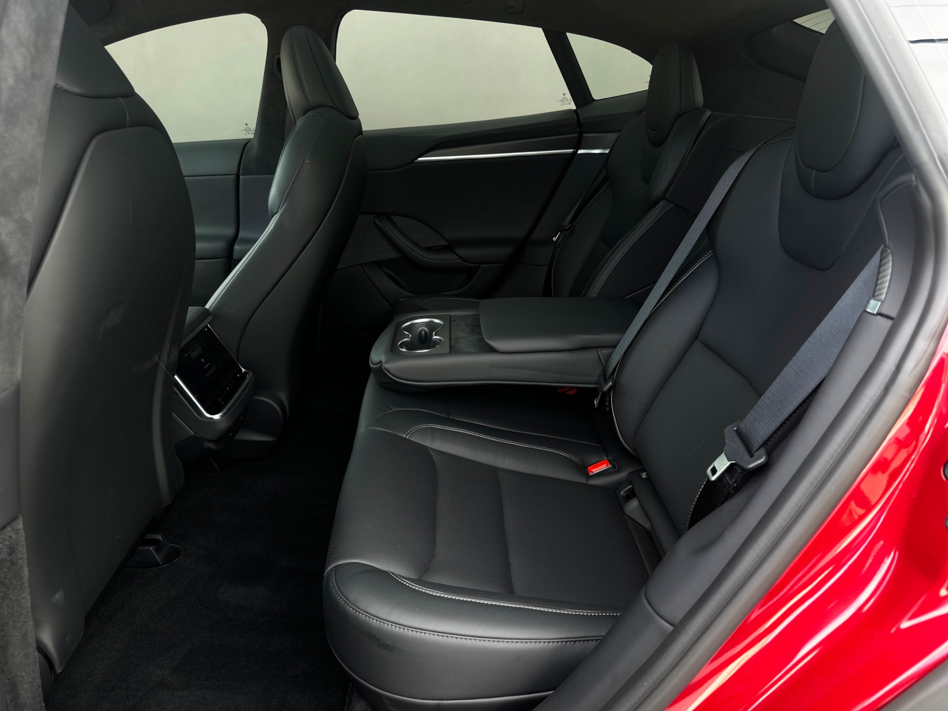 Used-2023-Tesla-Model-S-Plaid