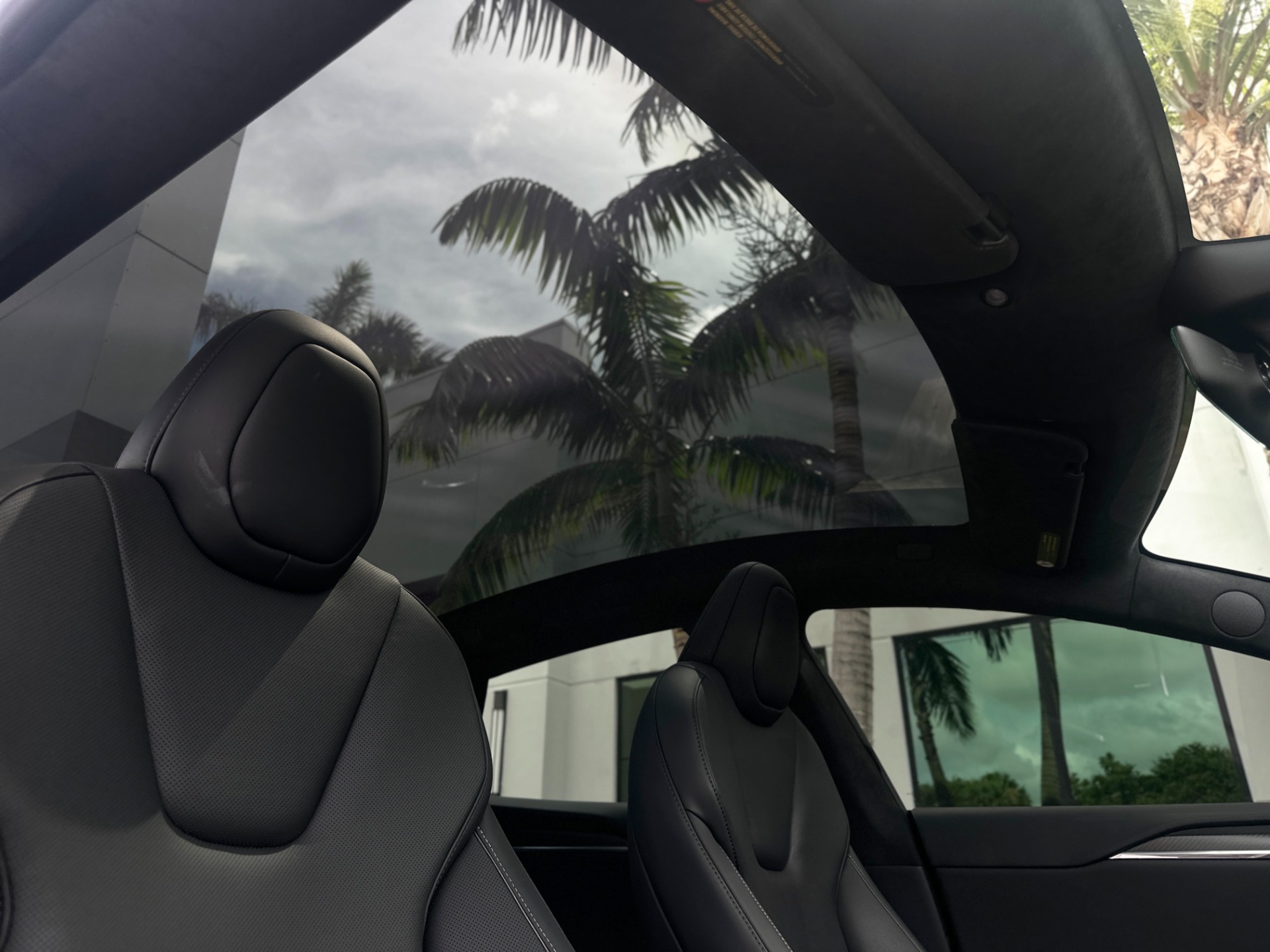 Used-2023-Tesla-Model-S-Plaid