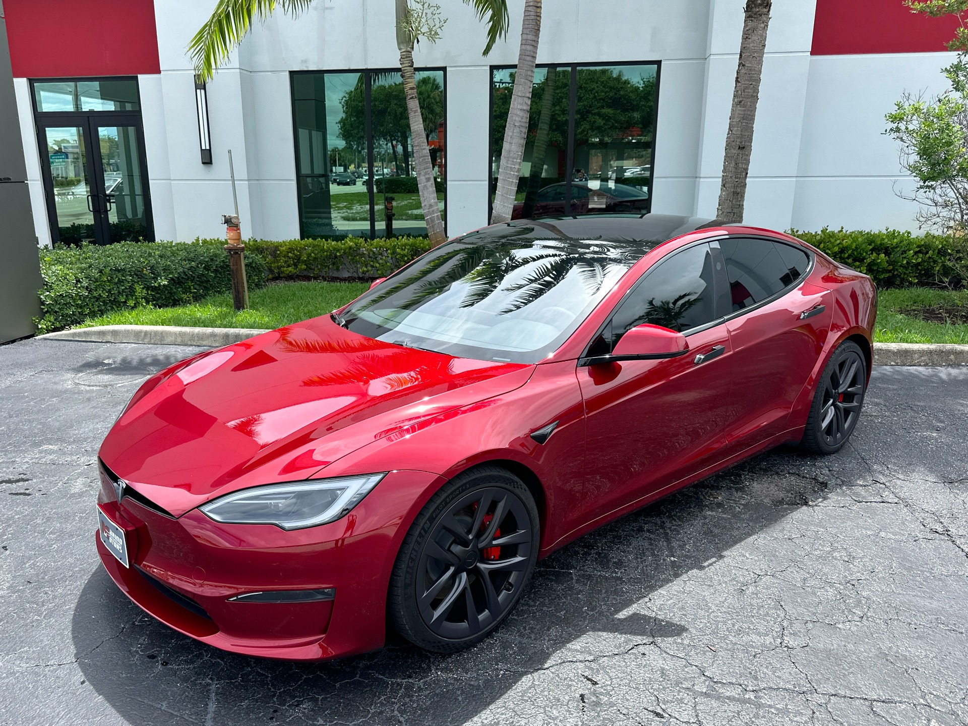Used-2023-Tesla-Model-S-Plaid