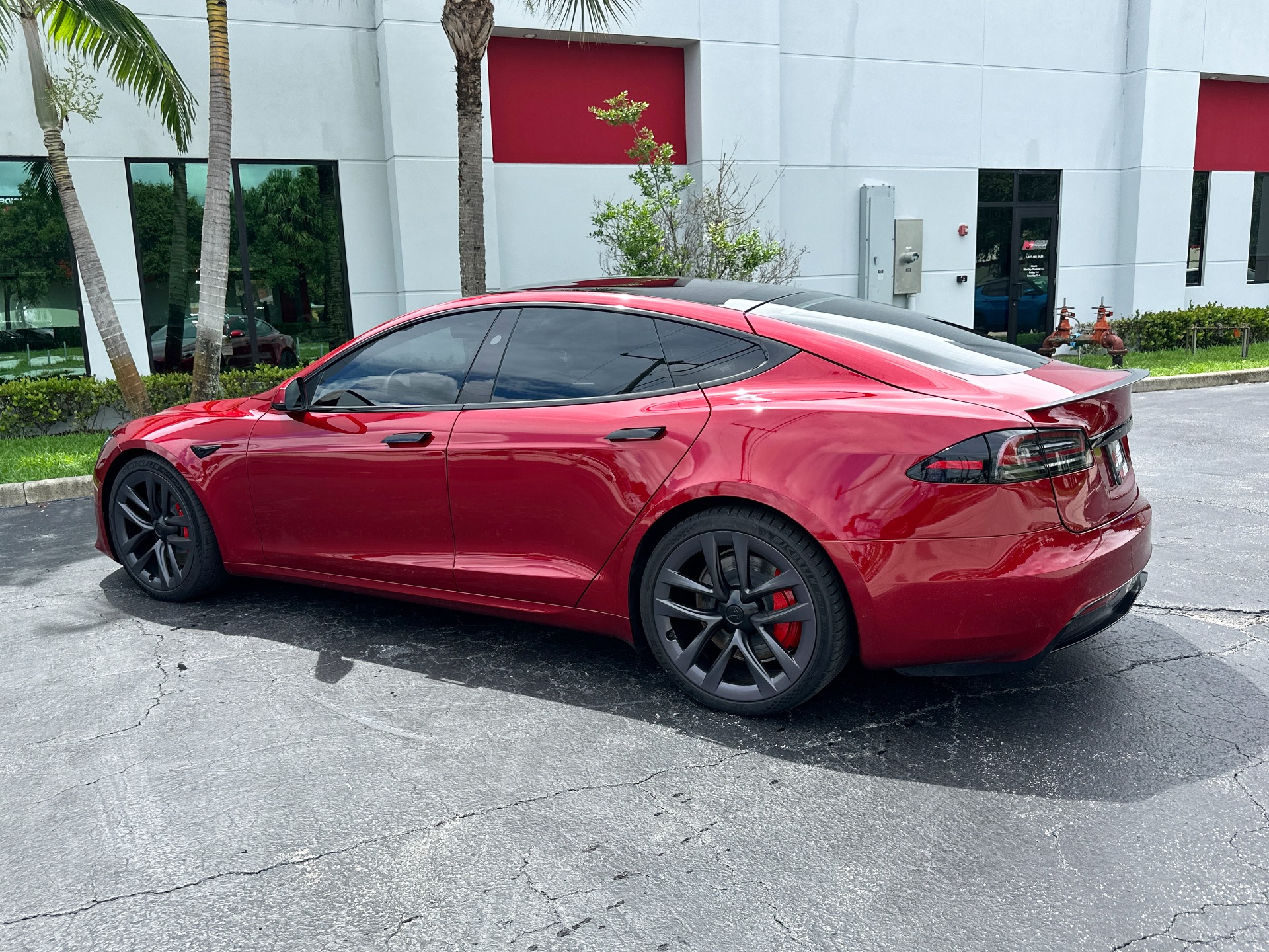 Used-2023-Tesla-Model-S-Plaid