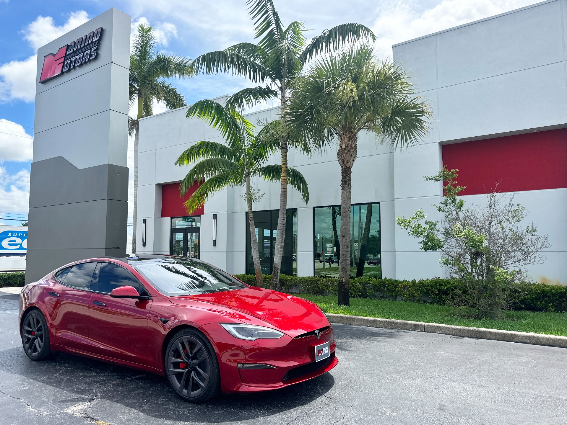 Used-2023-Tesla-Model-S-Plaid