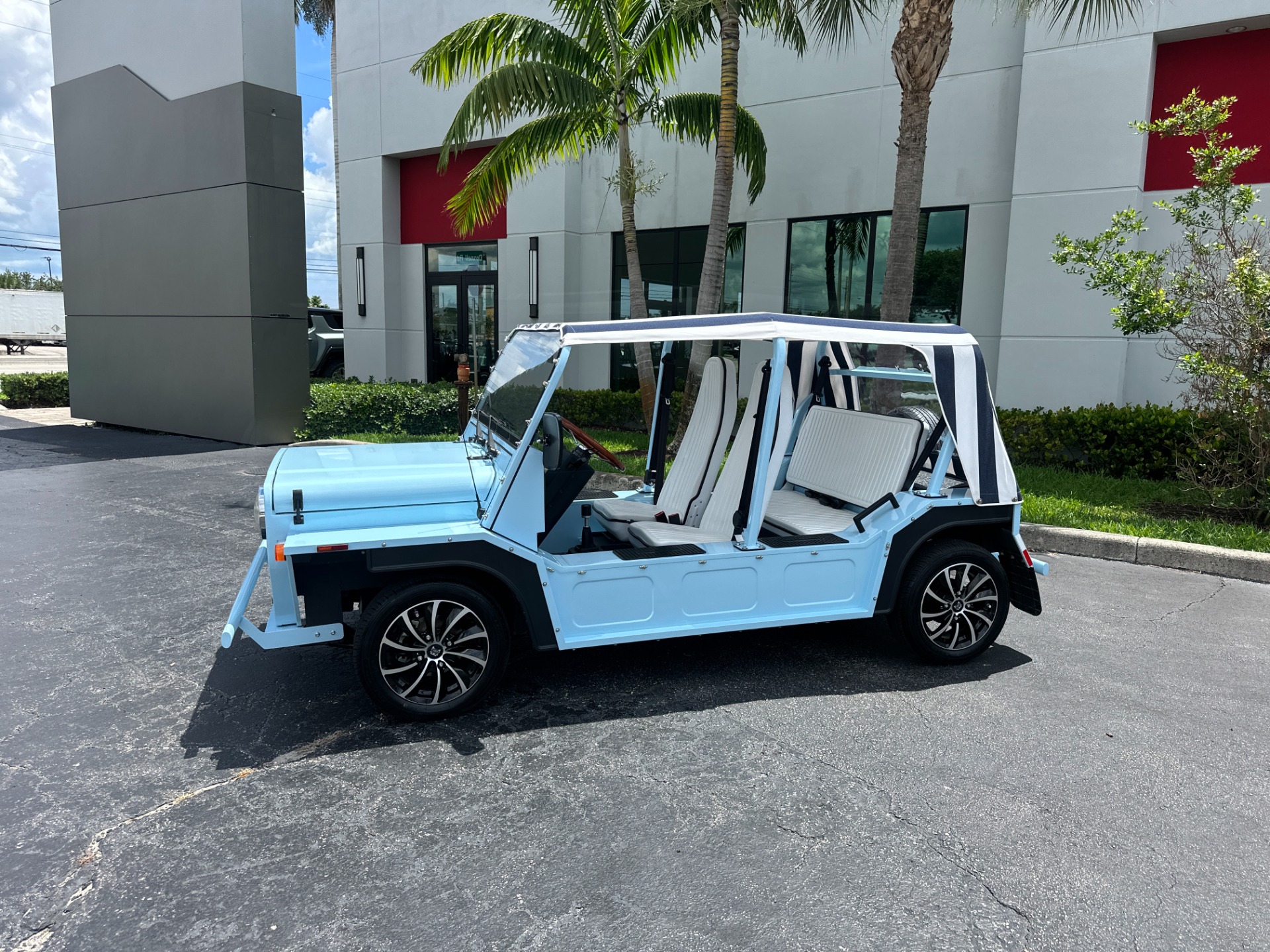 Used-2023-Moke-America-EMOKE