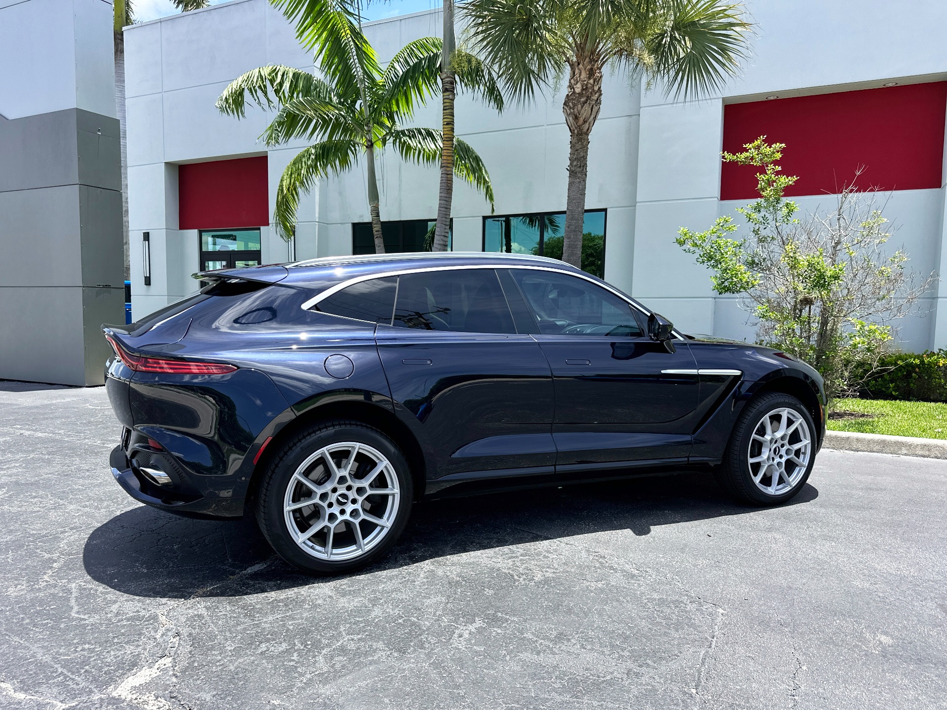 Used-2021-Aston-Martin-DBX