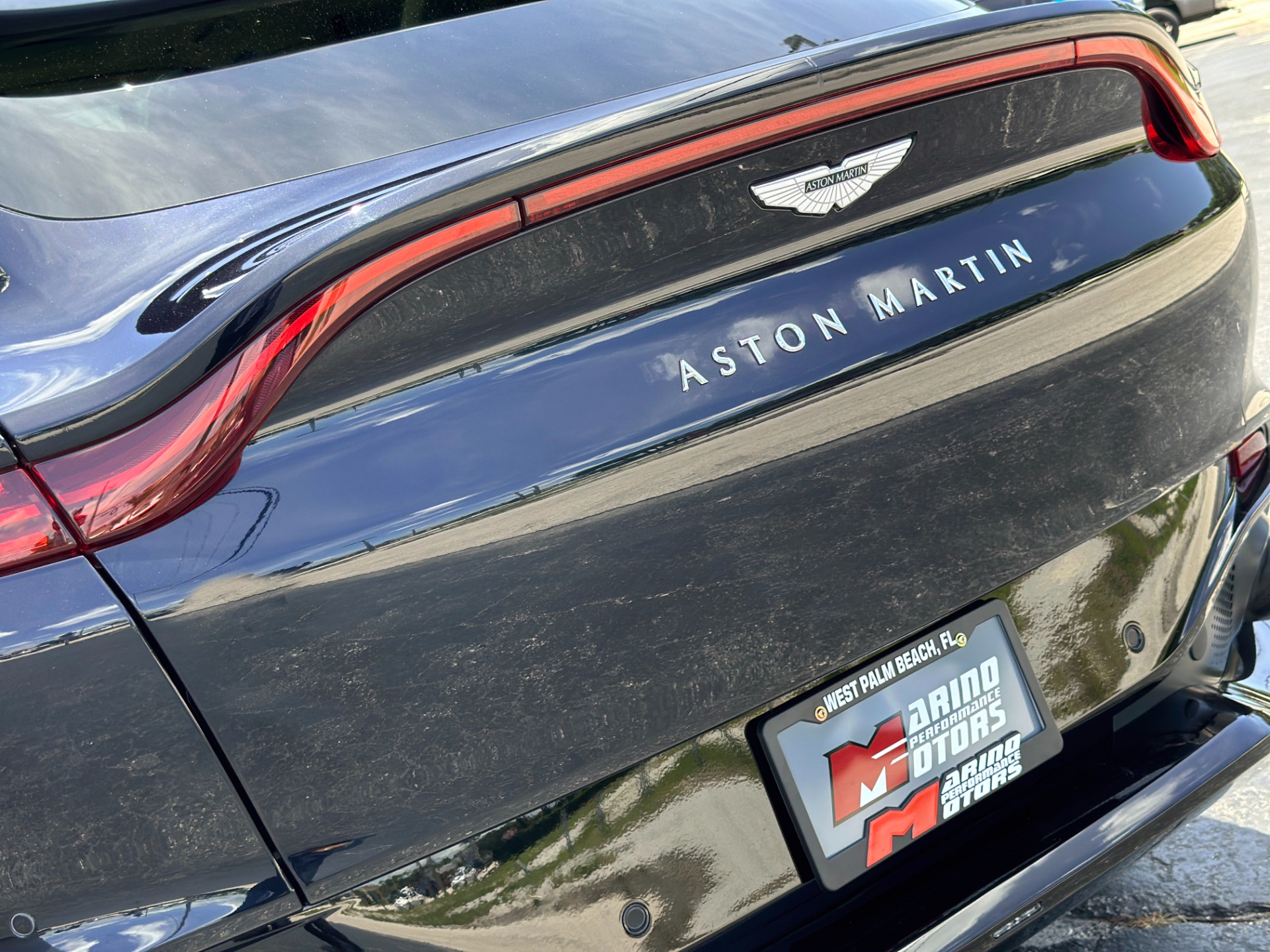 Used-2021-Aston-Martin-DBX