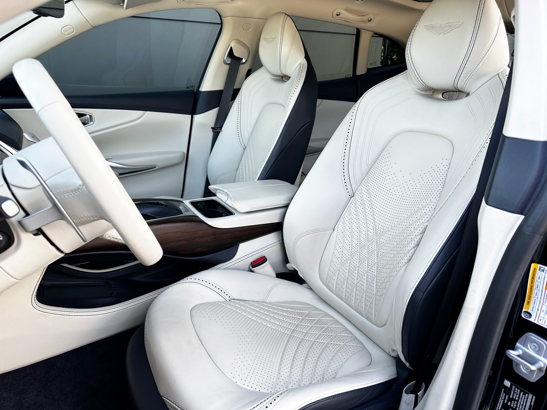 Used-2021-Aston-Martin-DBX
