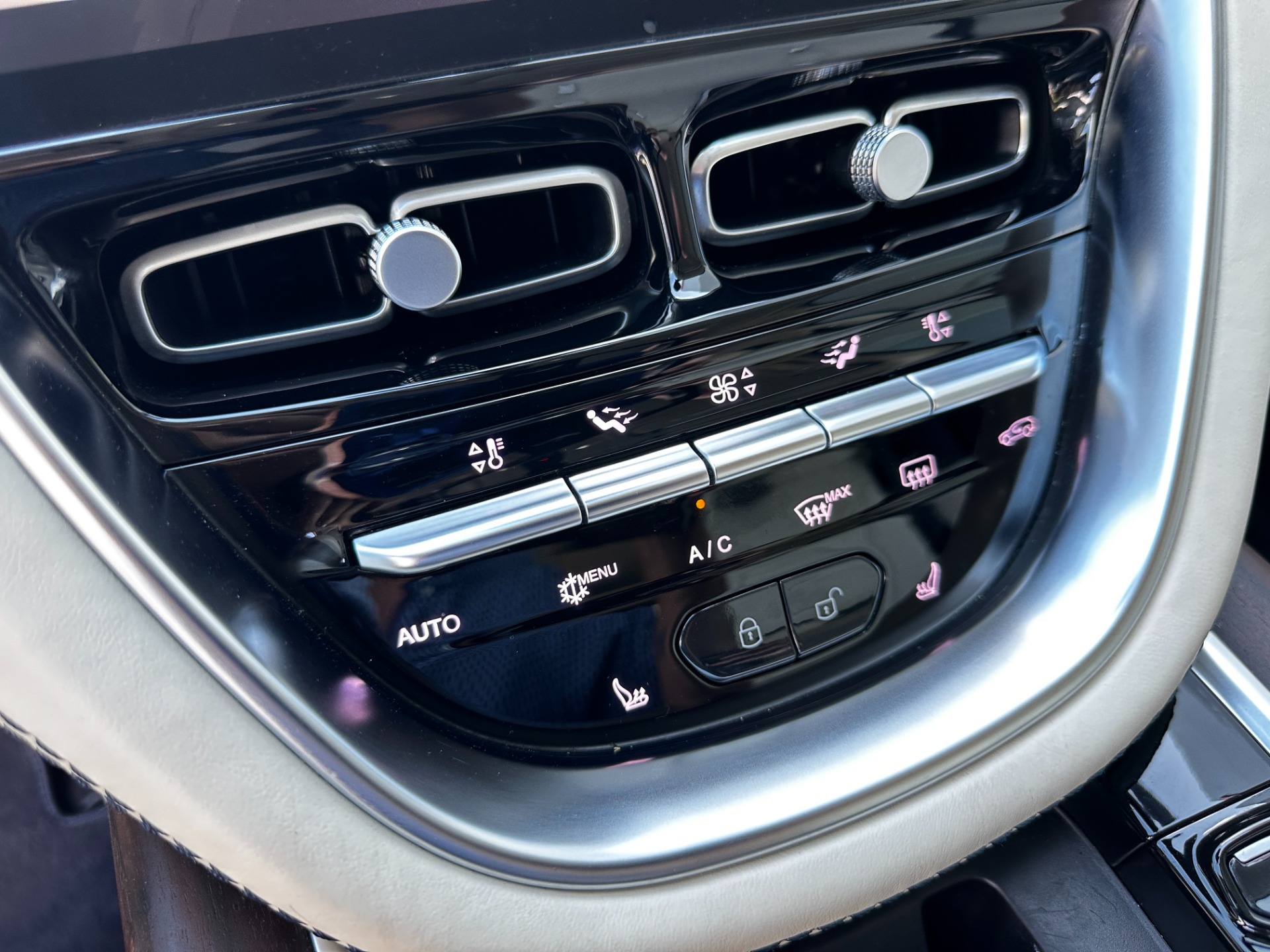 Used-2021-Aston-Martin-DBX