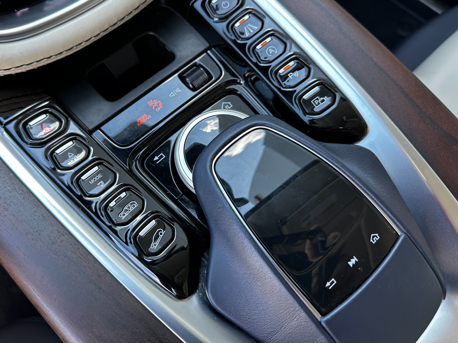 Used-2021-Aston-Martin-DBX