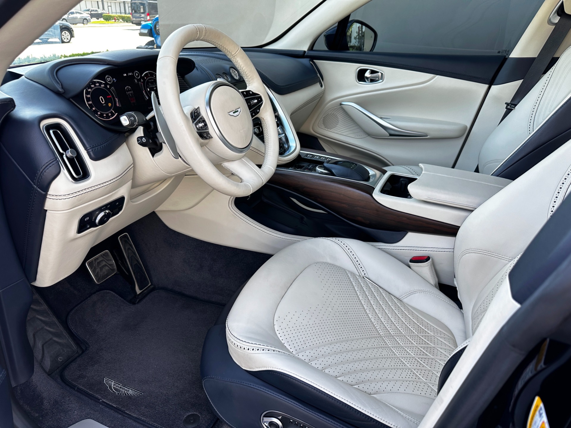 Used-2021-Aston-Martin-DBX