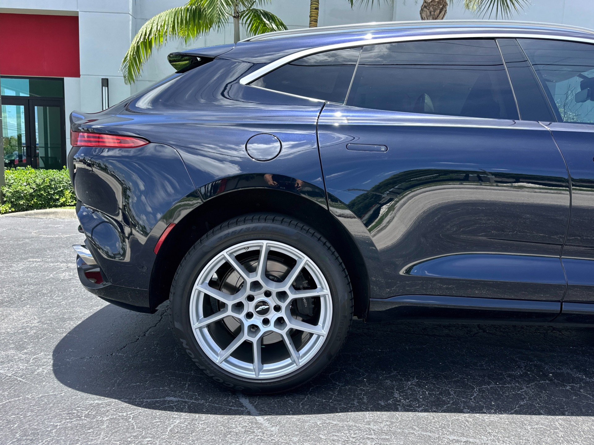 Used-2021-Aston-Martin-DBX