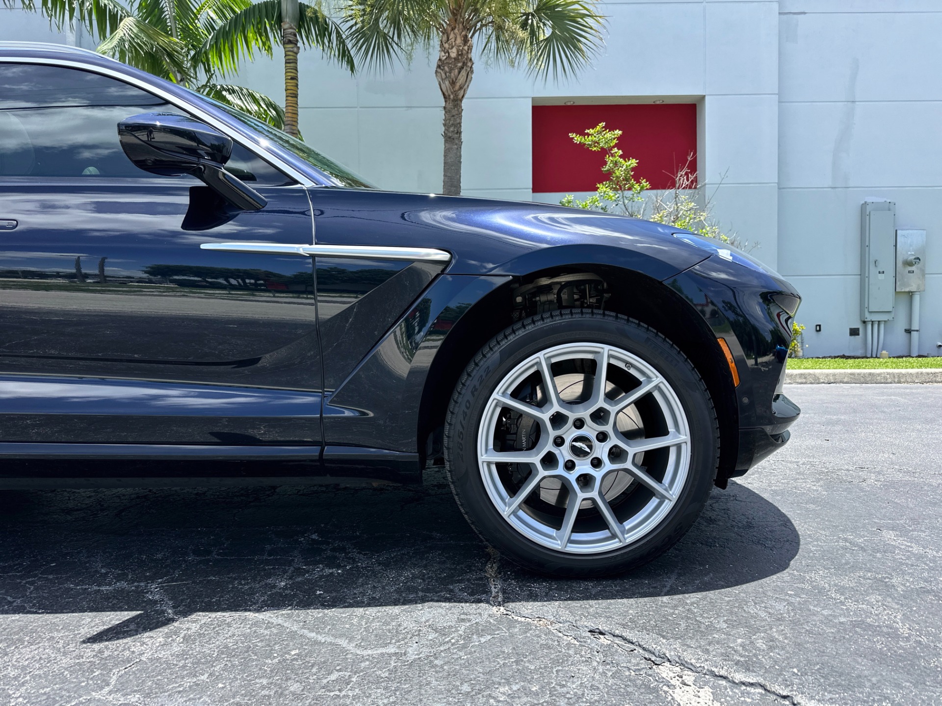 Used-2021-Aston-Martin-DBX