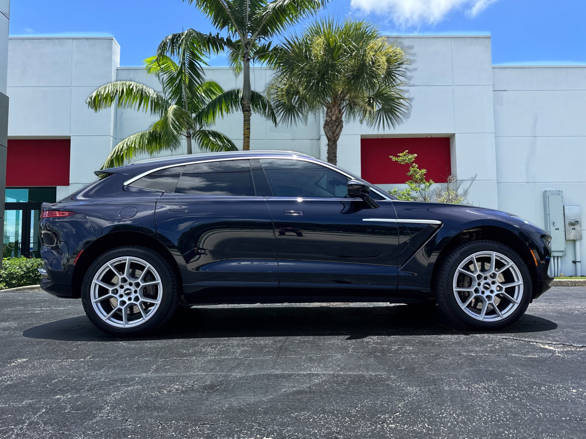 Used-2021-Aston-Martin-DBX