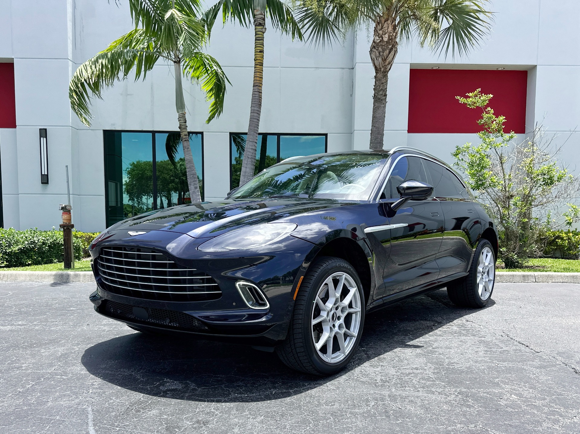 Used-2021-Aston-Martin-DBX