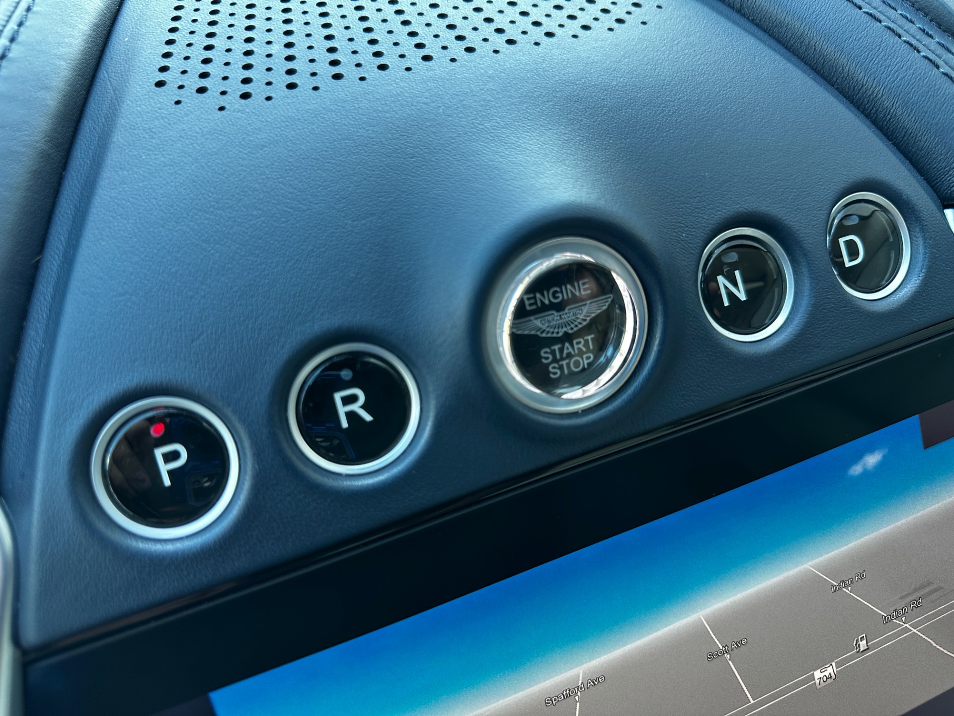 Used-2021-Aston-Martin-DBX