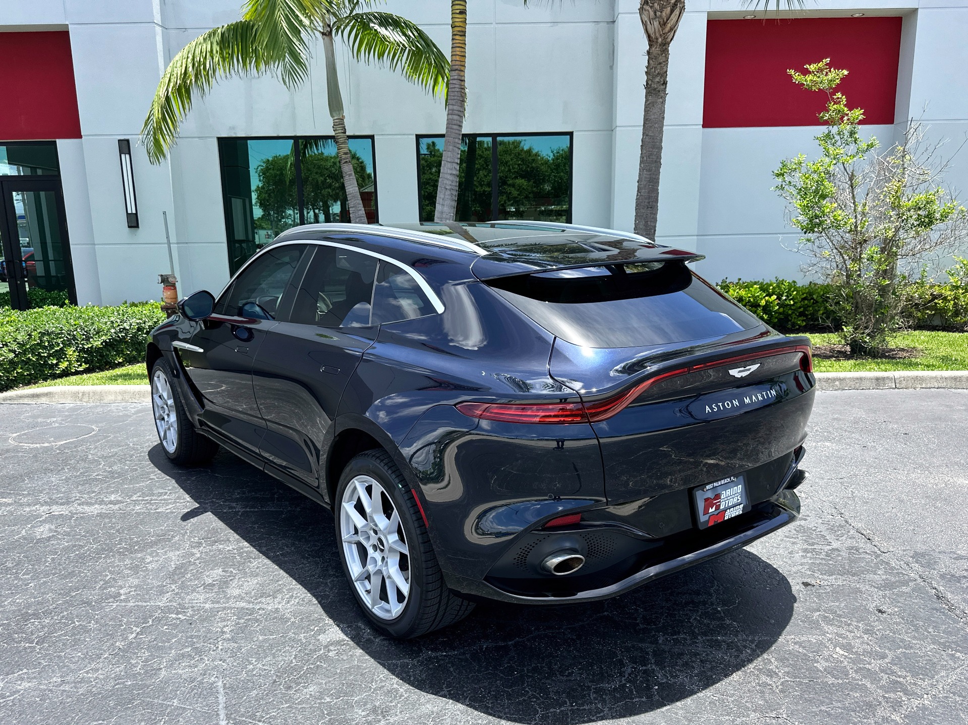 Used-2021-Aston-Martin-DBX