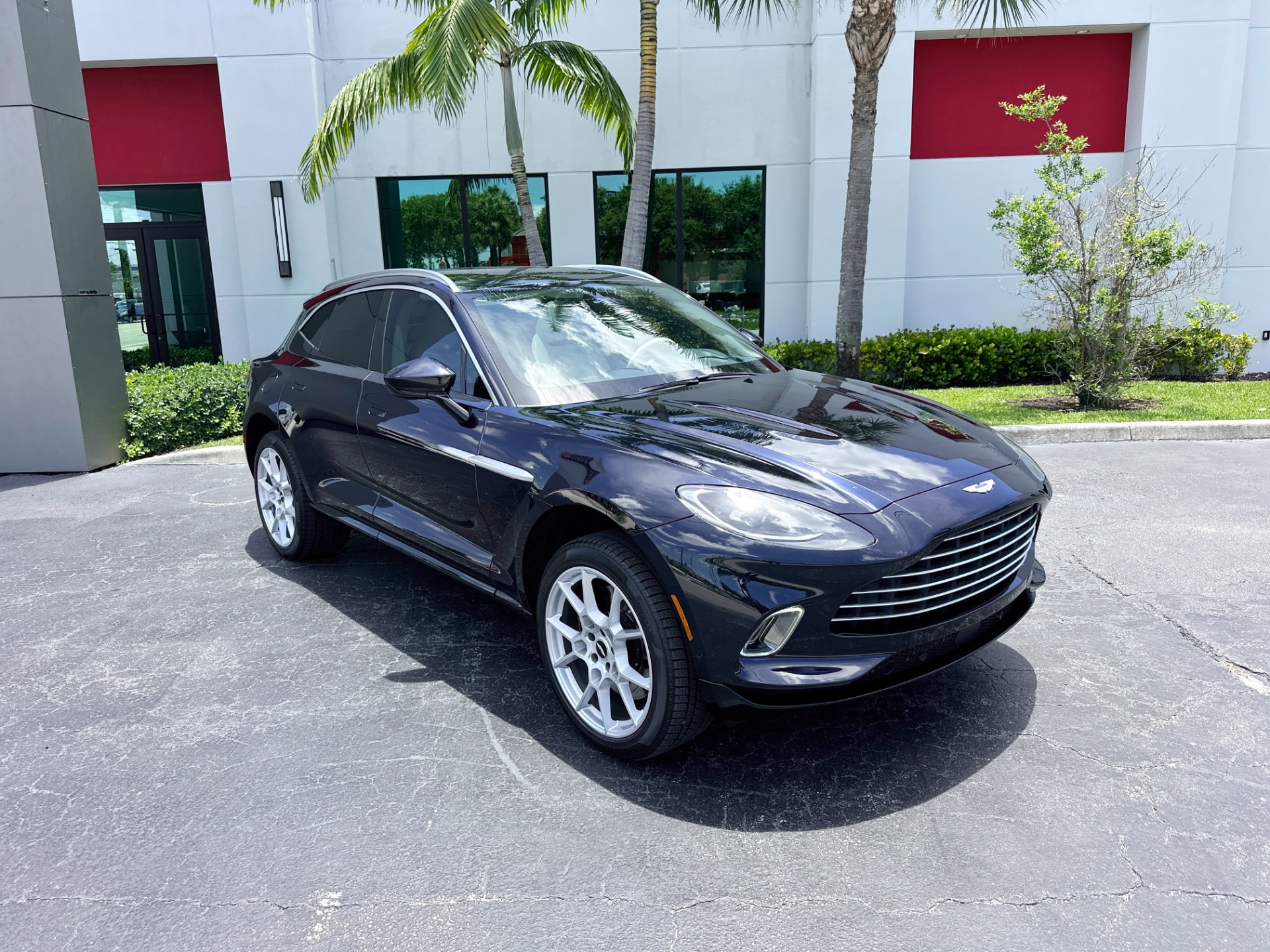 Used-2021-Aston-Martin-DBX