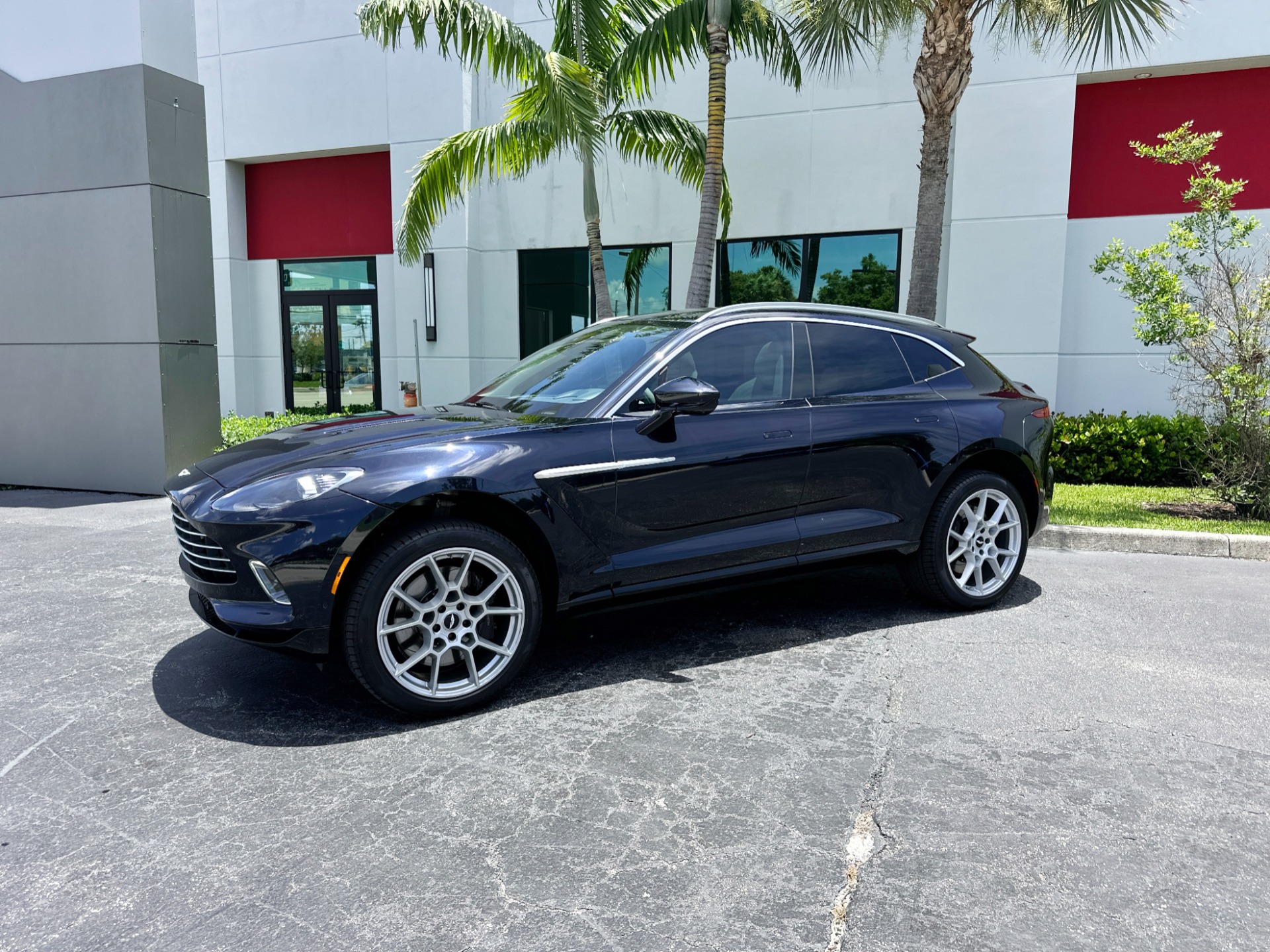 Used-2021-Aston-Martin-DBX