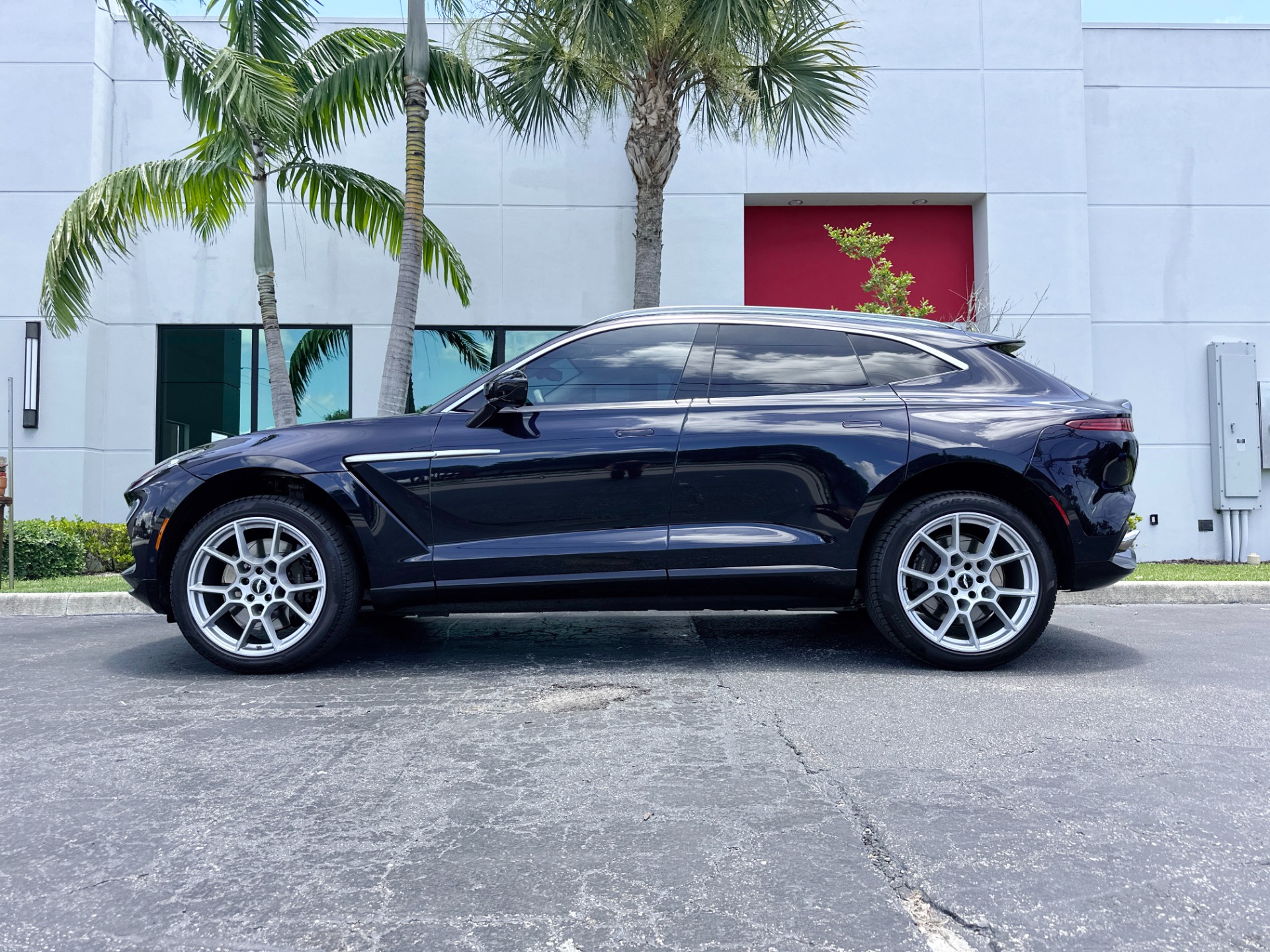 Used-2021-Aston-Martin-DBX