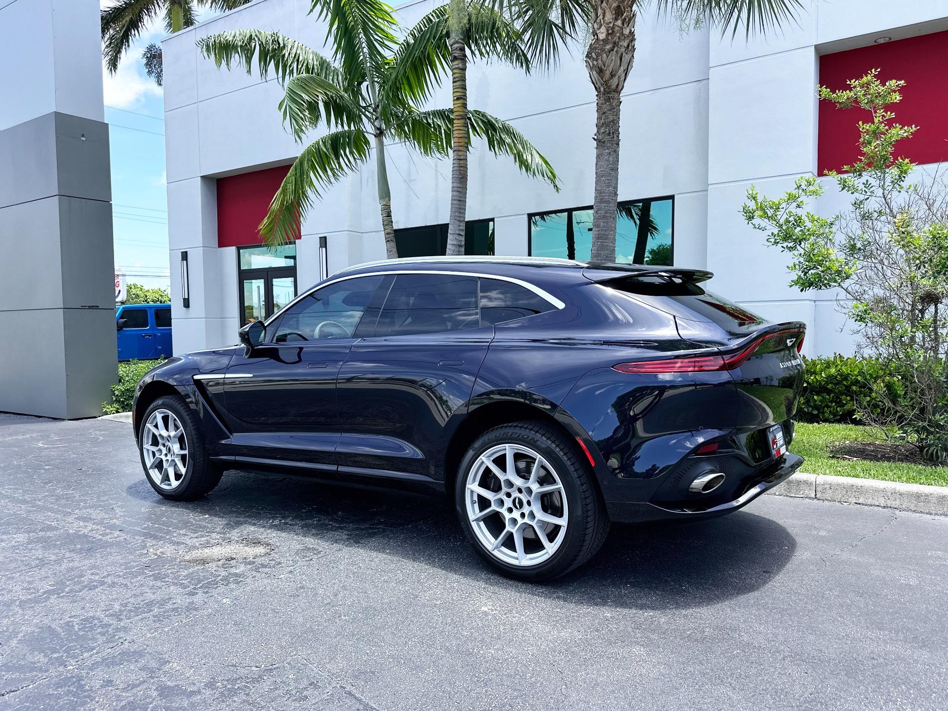 Used-2021-Aston-Martin-DBX