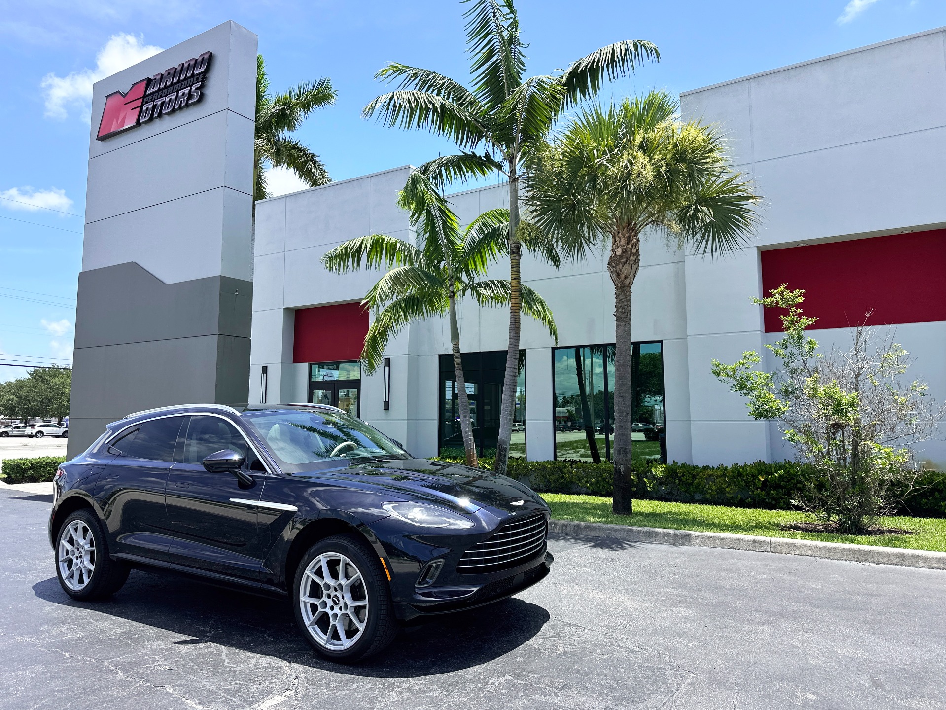 Used-2021-Aston-Martin-DBX