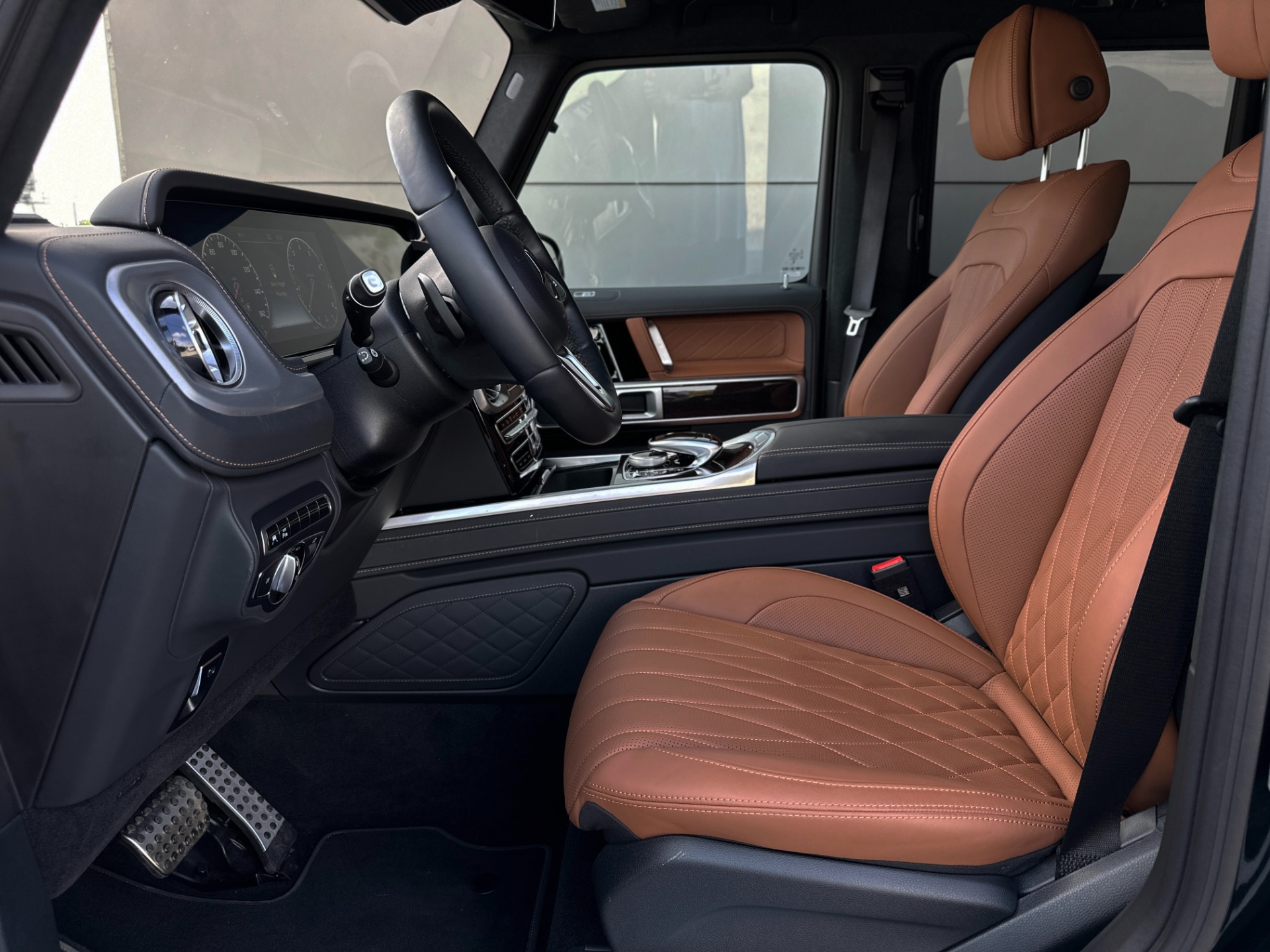 Used-2024-Mercedes-Benz-G-Class-G-550
