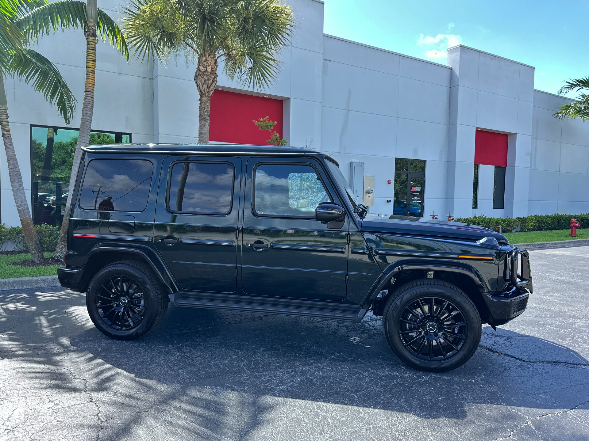 Used-2024-Mercedes-Benz-G-Class-G-550