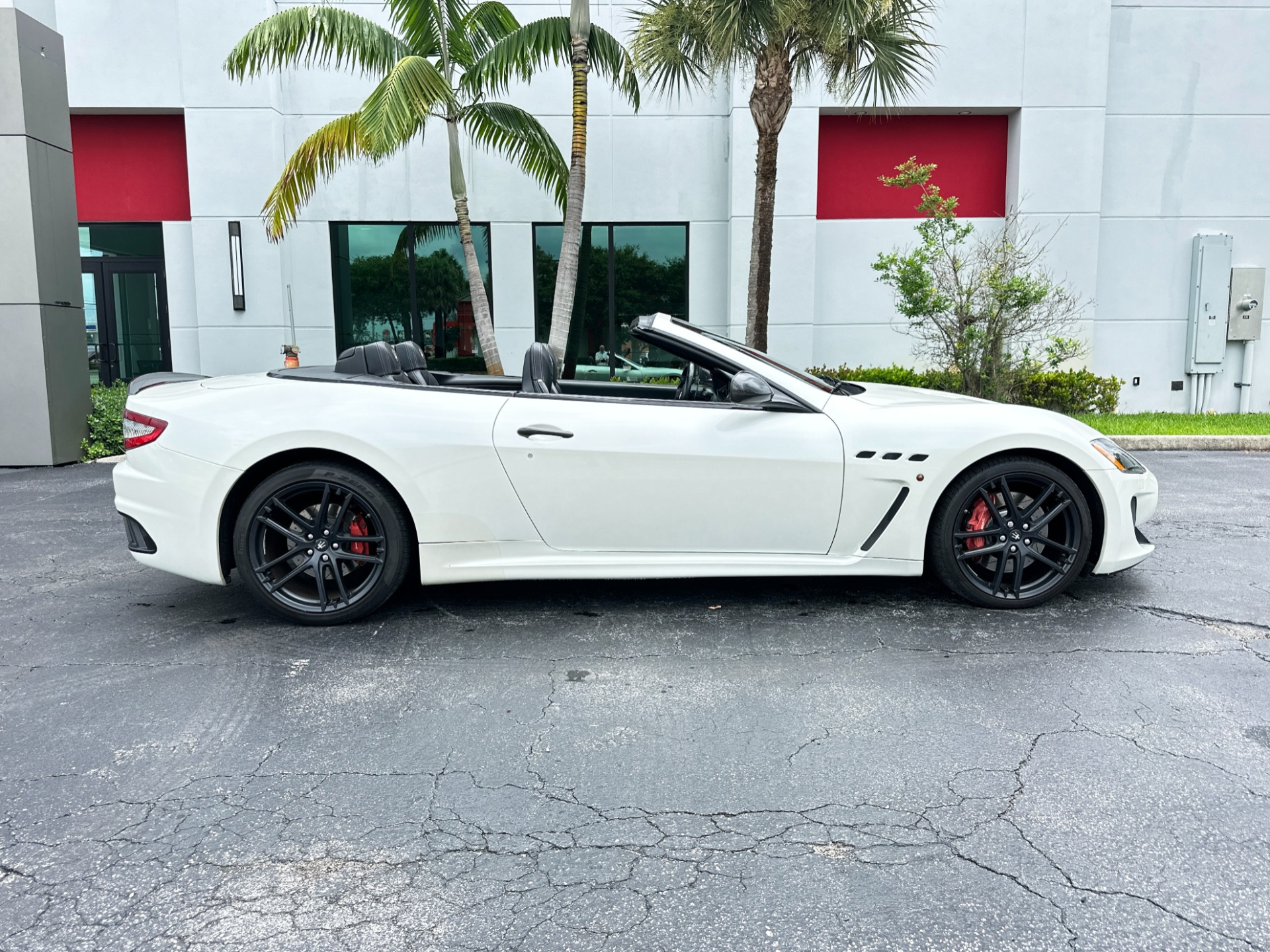 Used-2014-Maserati-GranTurismo-MC-Convertible