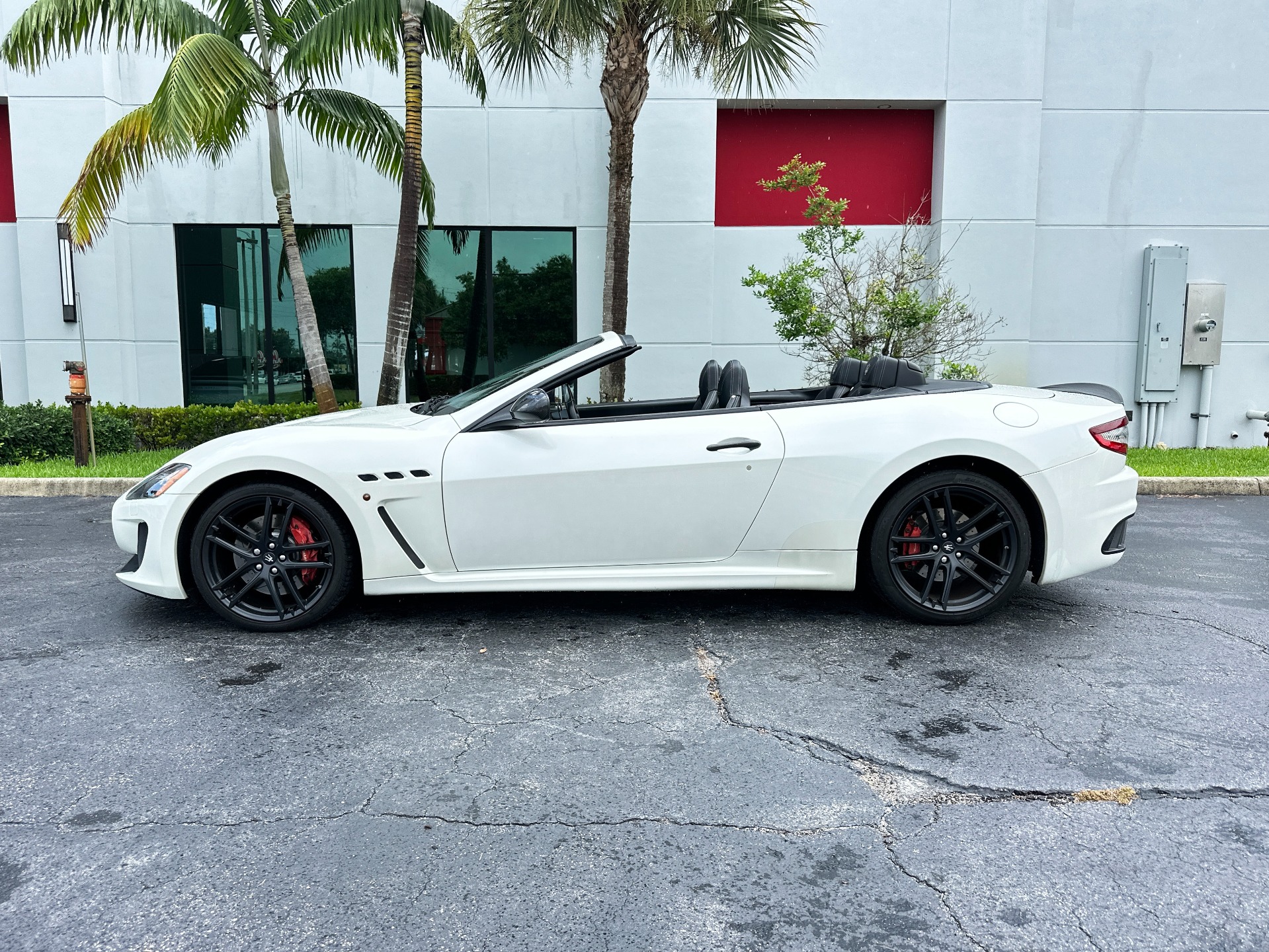 Used-2014-Maserati-GranTurismo-MC-Convertible